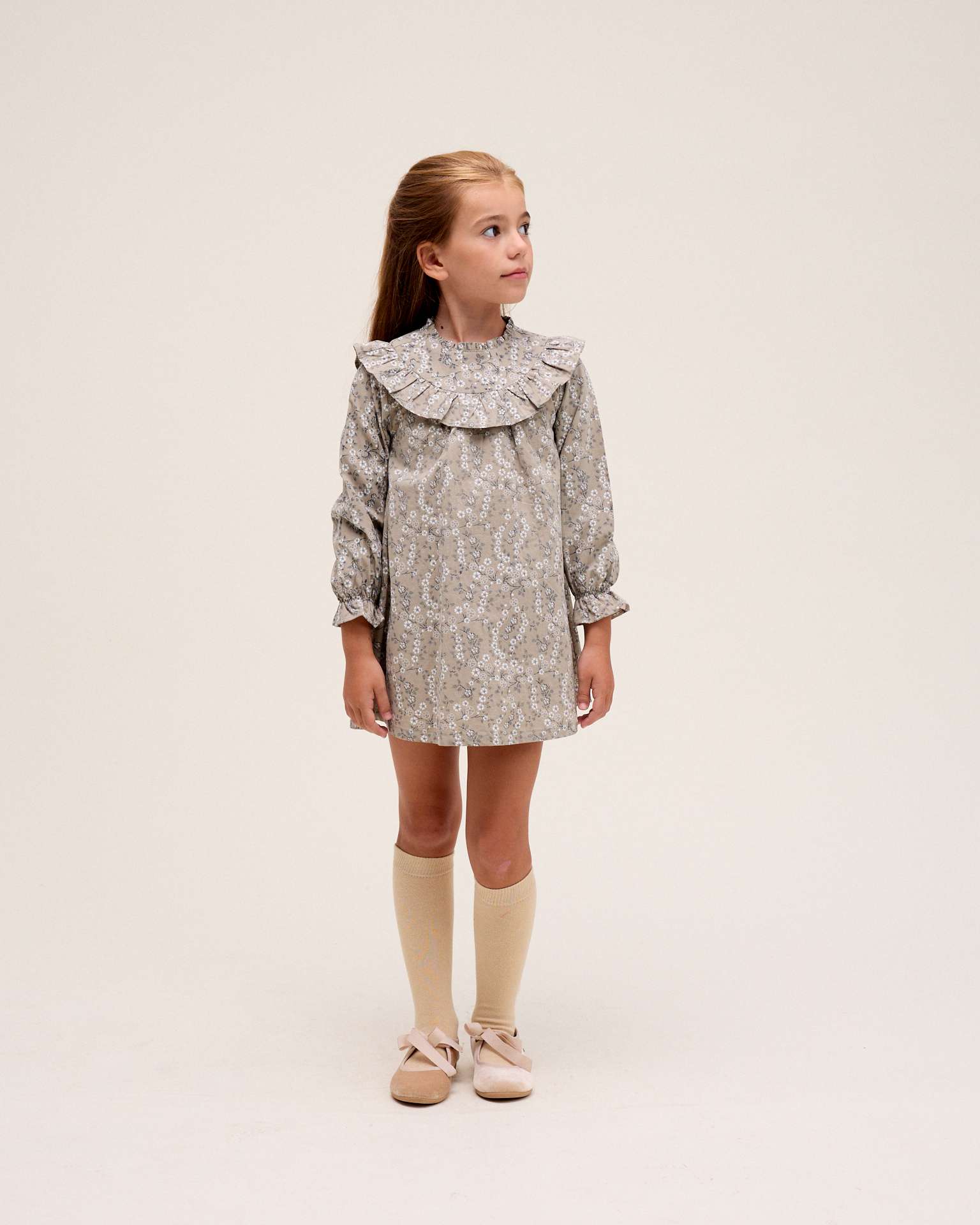Imagen 1 de Vestido de niña de flores y  volante en el cuello Multicolor
