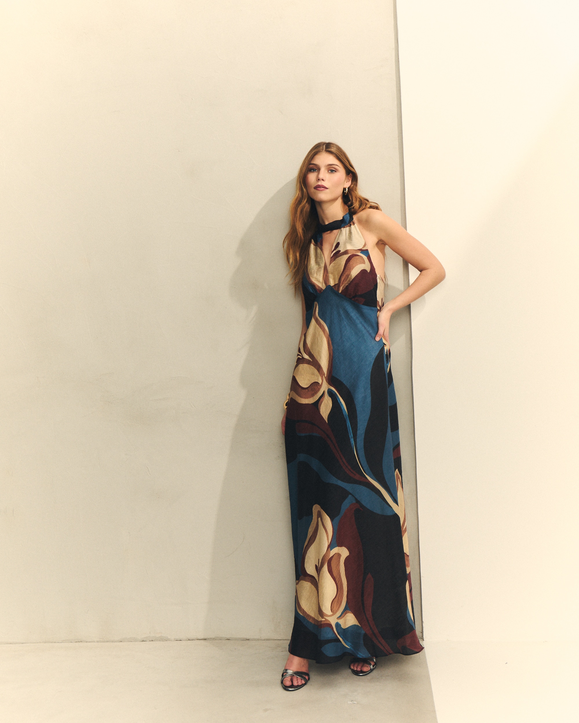 Hannibal Laguna Collection - Vestido cuello halter con espalda al aire.