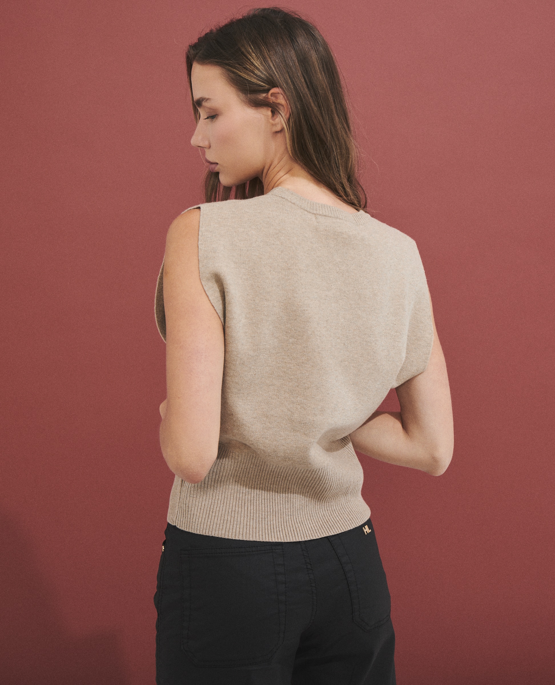 Chaleco estilo top de mujer sin mangas con hombros estructurados - Hannibal Laguna Collection - Natural Natural-5