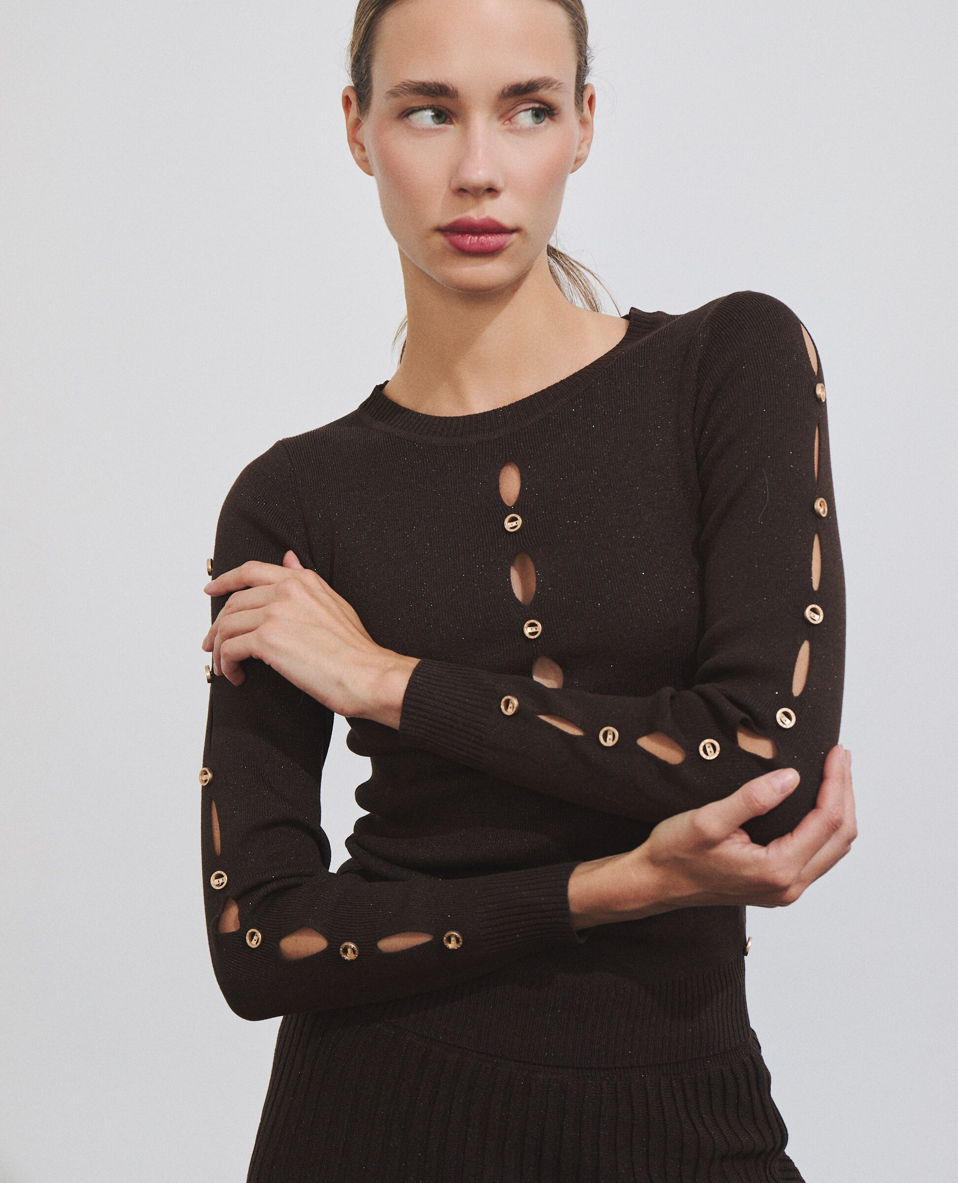 Top de mujer de punto con cuello alto y botones decorativos - Hannibal Laguna Collection - Marrón Marrón-2