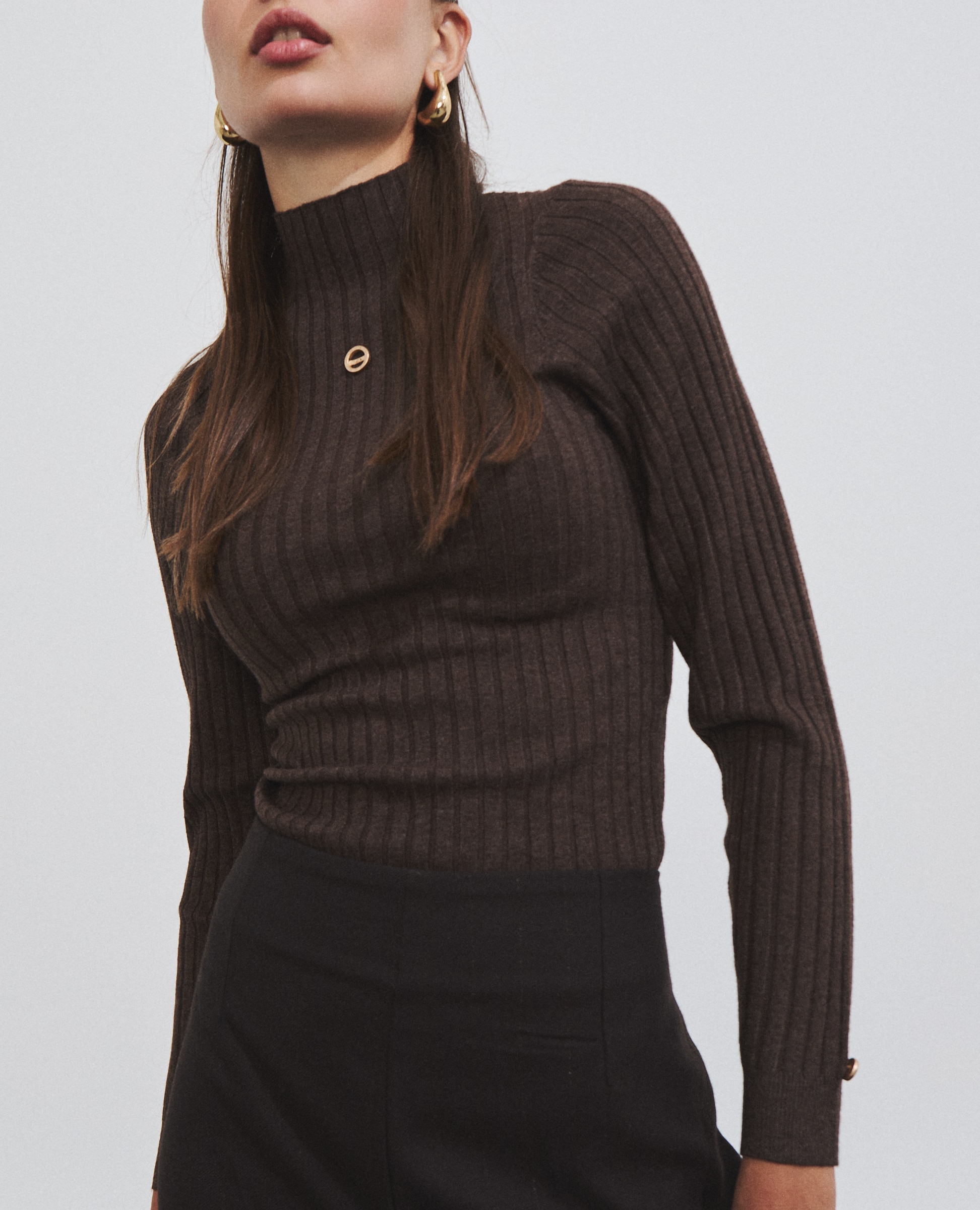 Jersey de mujer de canalé con cuello alto - Hannibal Laguna Collection - Marrón Marrón-2