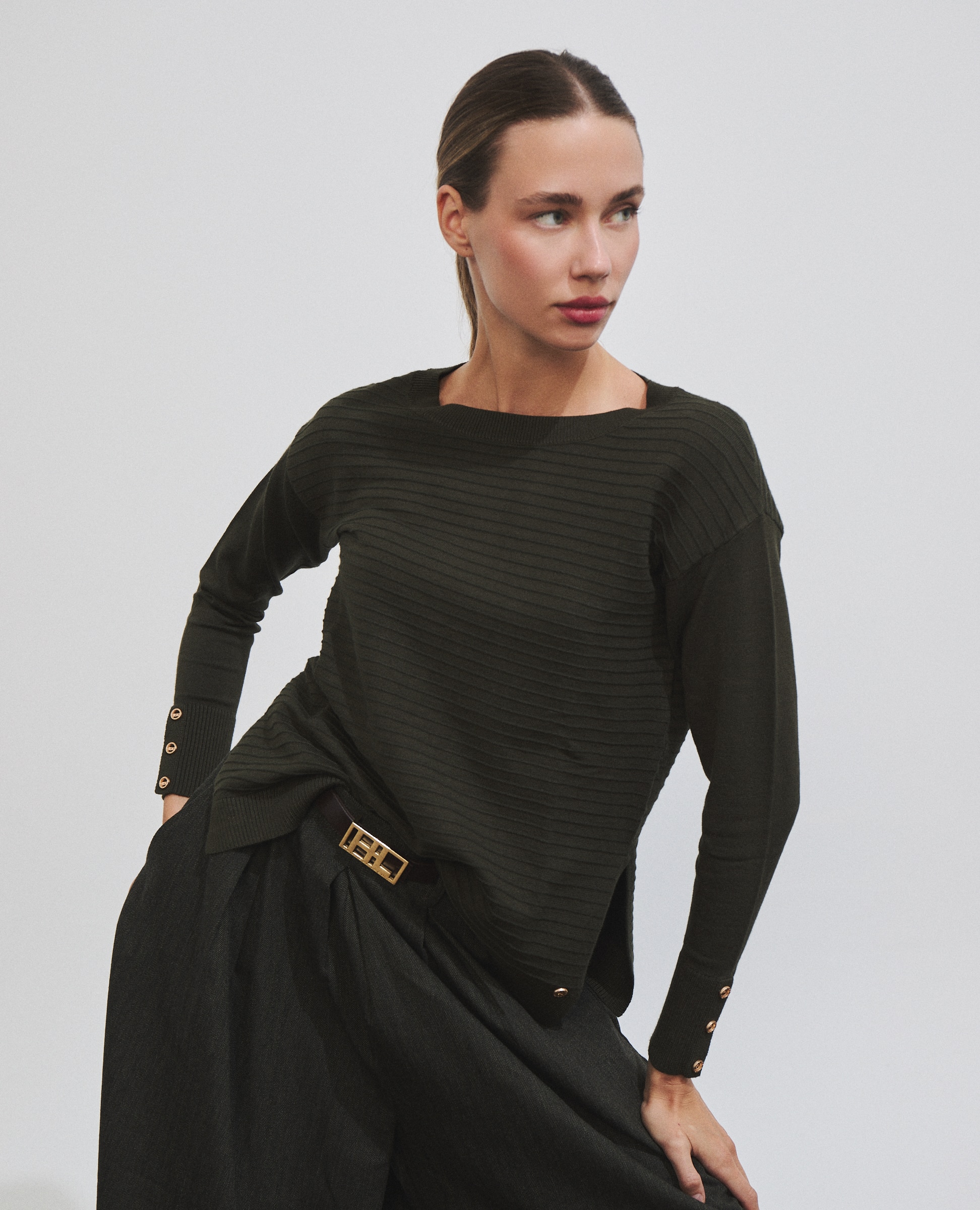 Jersey de mujer con cuello redondo y botones decorativos - Hannibal Laguna Collection - Verde Verde-3