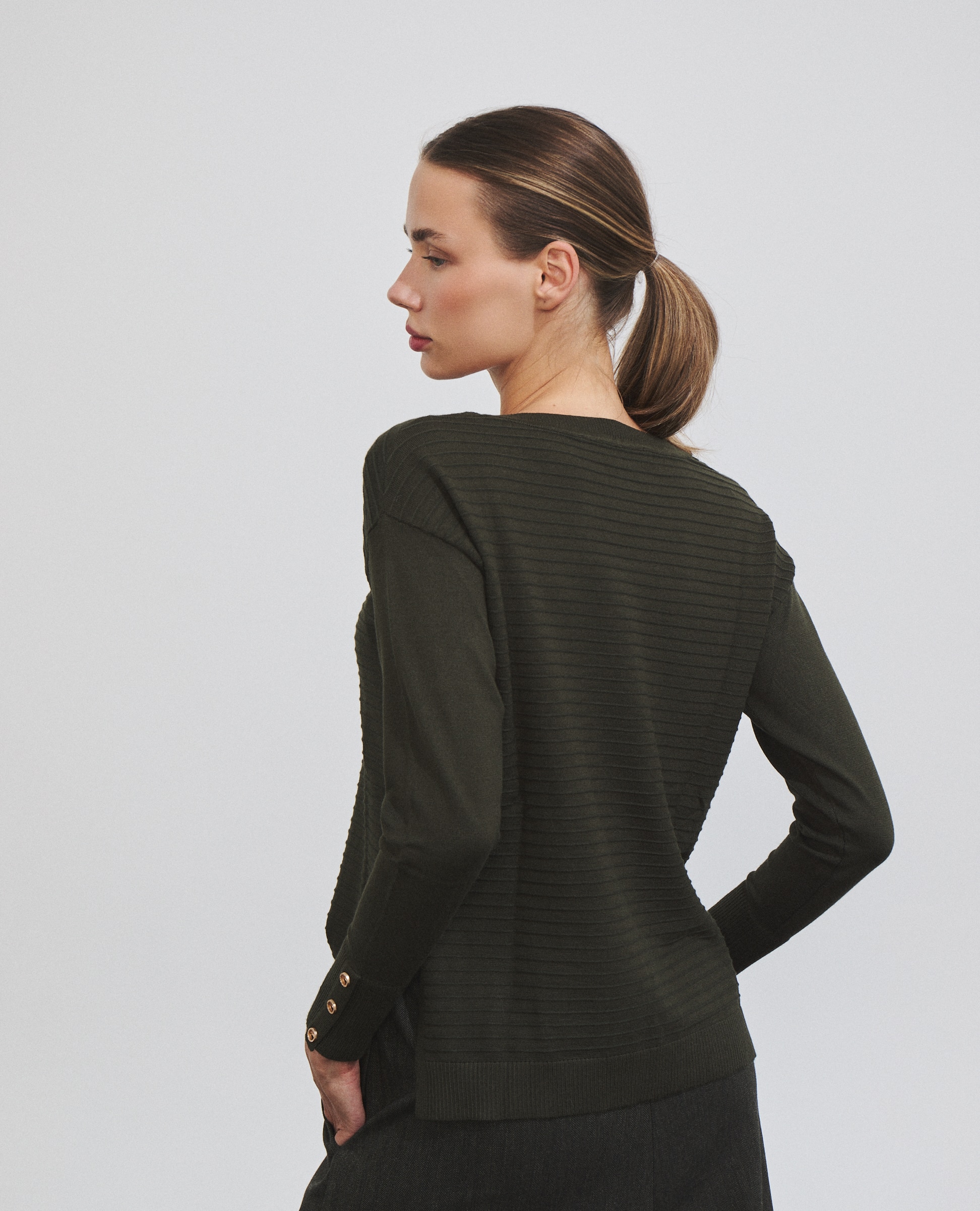 Jersey de mujer con cuello redondo y botones decorativos - Hannibal Laguna Collection - Verde Verde-4