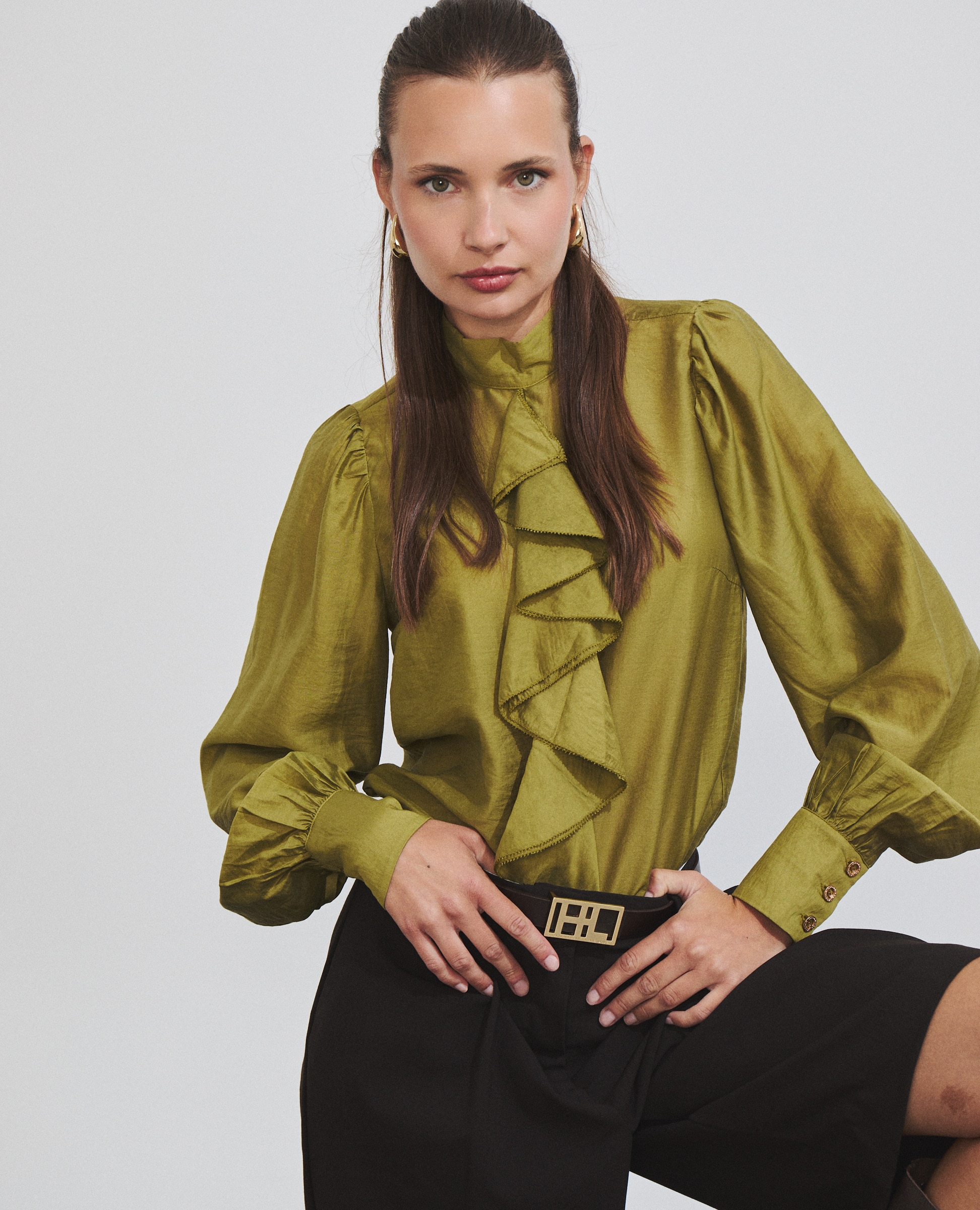 Blusa de mujer con volantes en el delantero - Hannibal Laguna Collection - Verde Oliva Verde Oliva-1