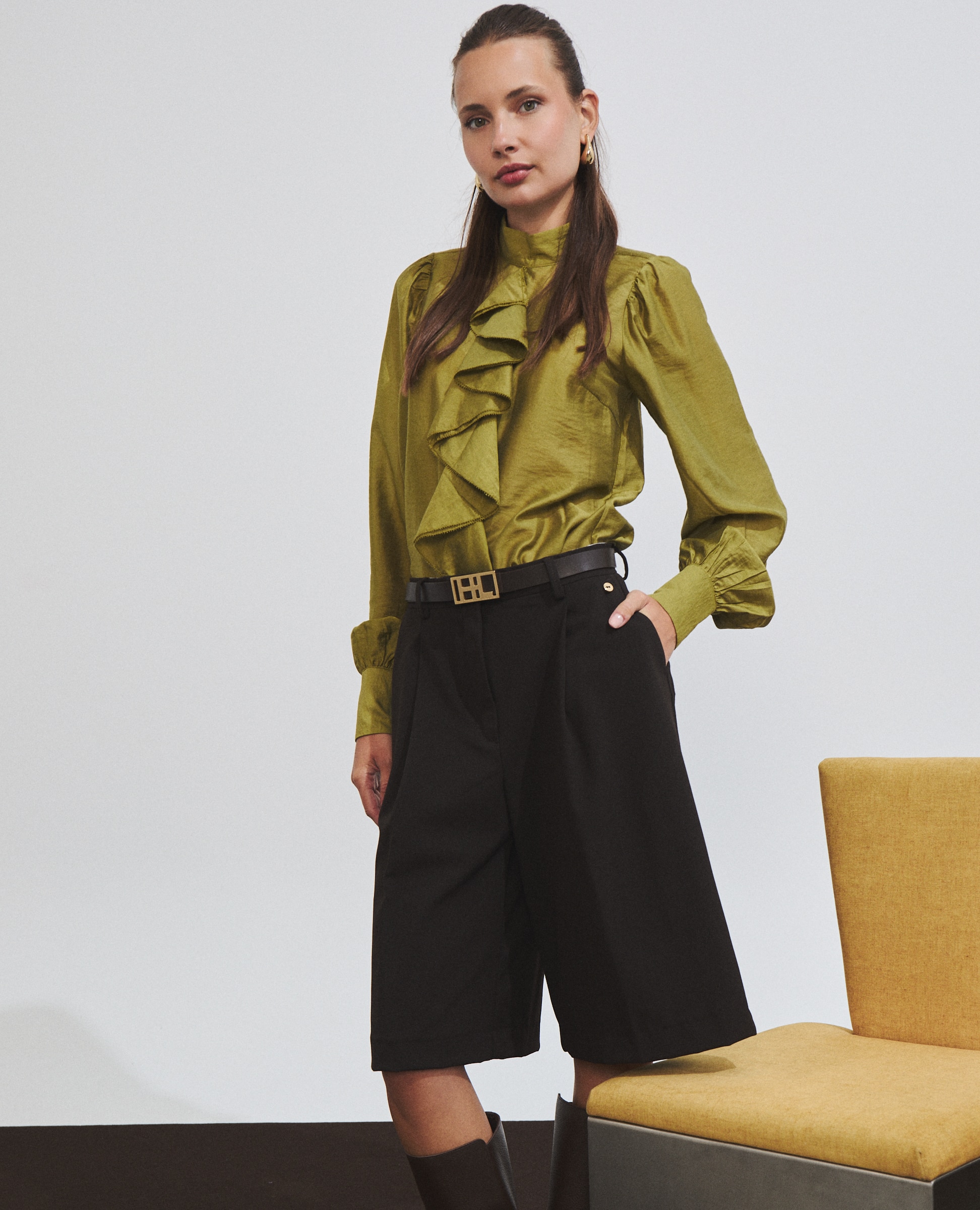 Blusa de mujer con volantes en el delantero - Hannibal Laguna Collection - Verde Oliva Verde Oliva-2