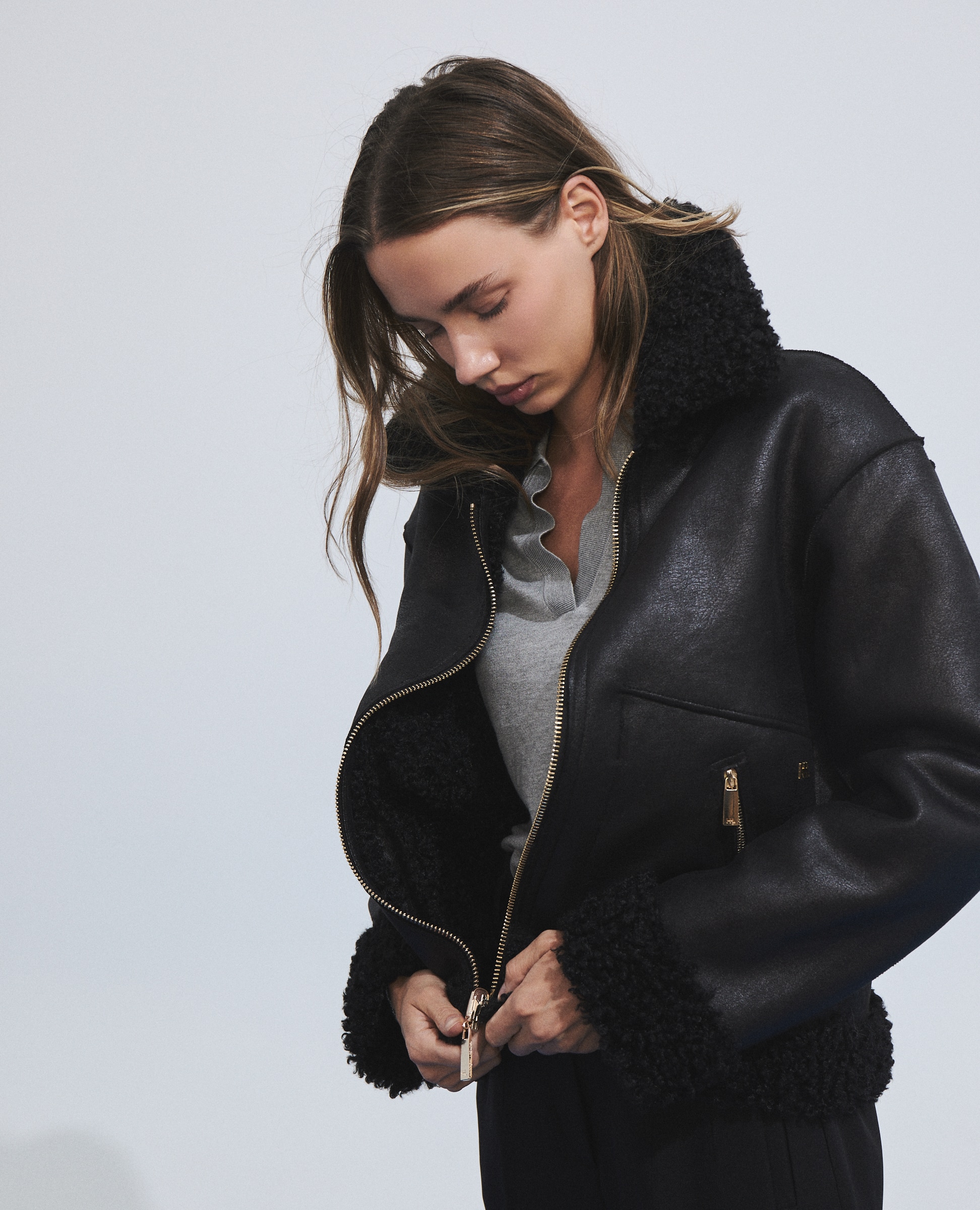 Imagen 3 de Chaqueta corta reversible efecto pelo con bolsillos de parche - Hannibal Laguna Collection - Negro Negro