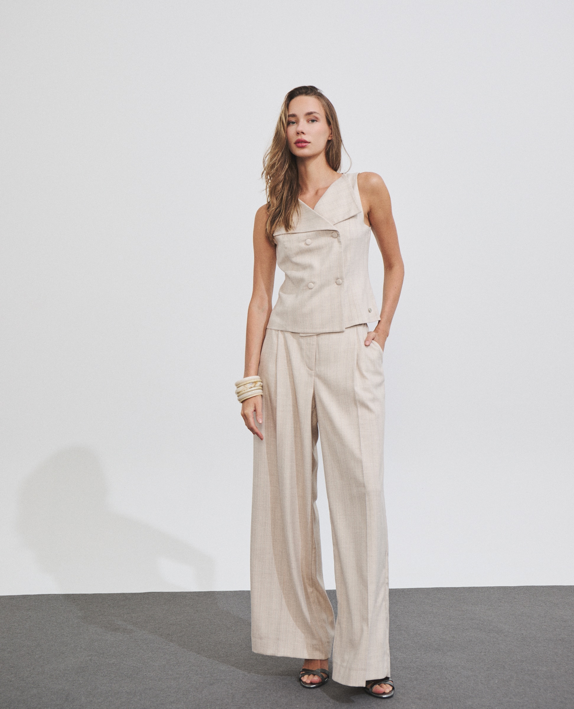 Pantalón de mujer con efecto brillante y corte ancho - Hannibal Laguna Collection - Crudo Crudo-1