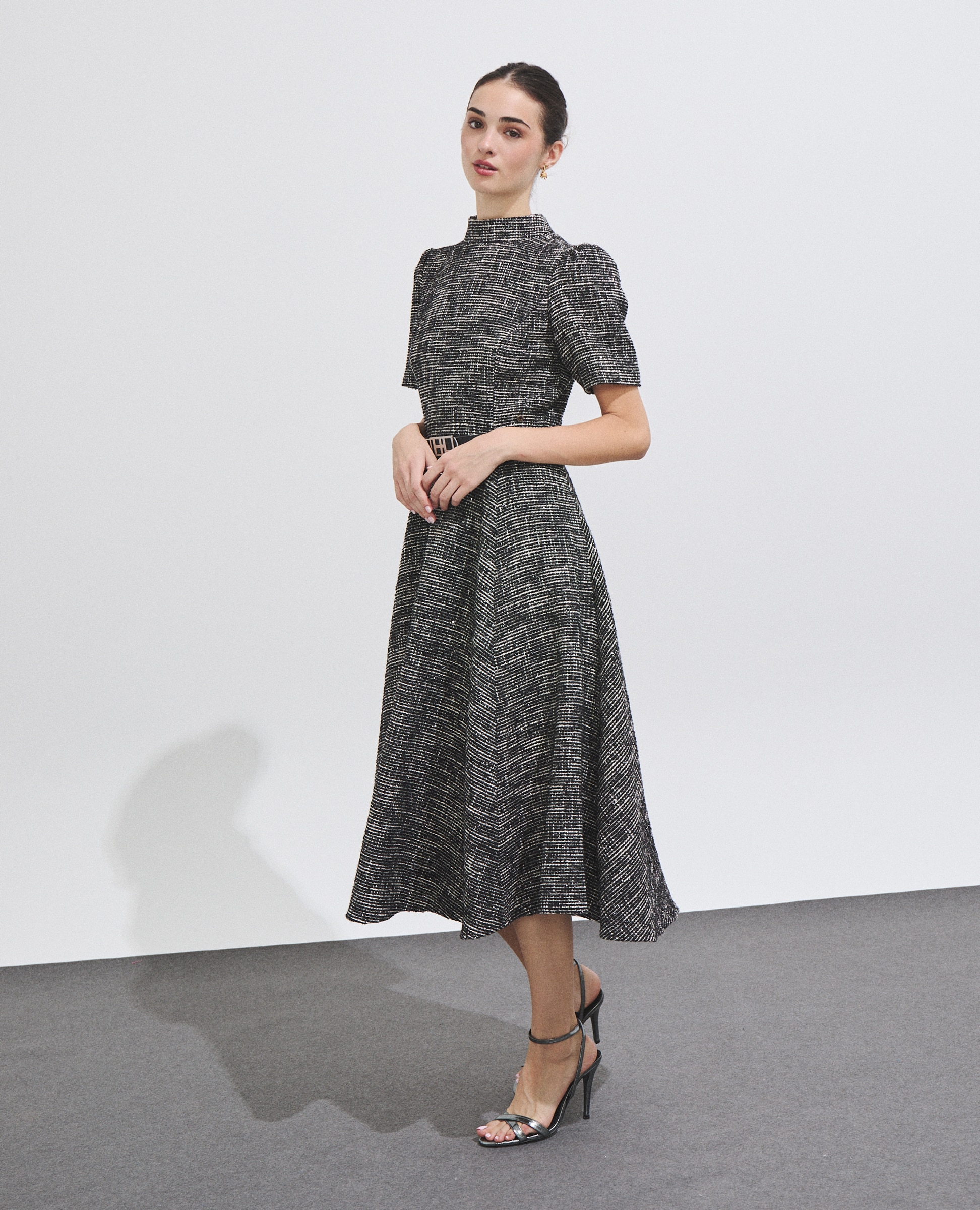 Imagen 3 de Vestido midi de tweed con cinturón reversible - Hannibal Laguna Collection - Negro Negro