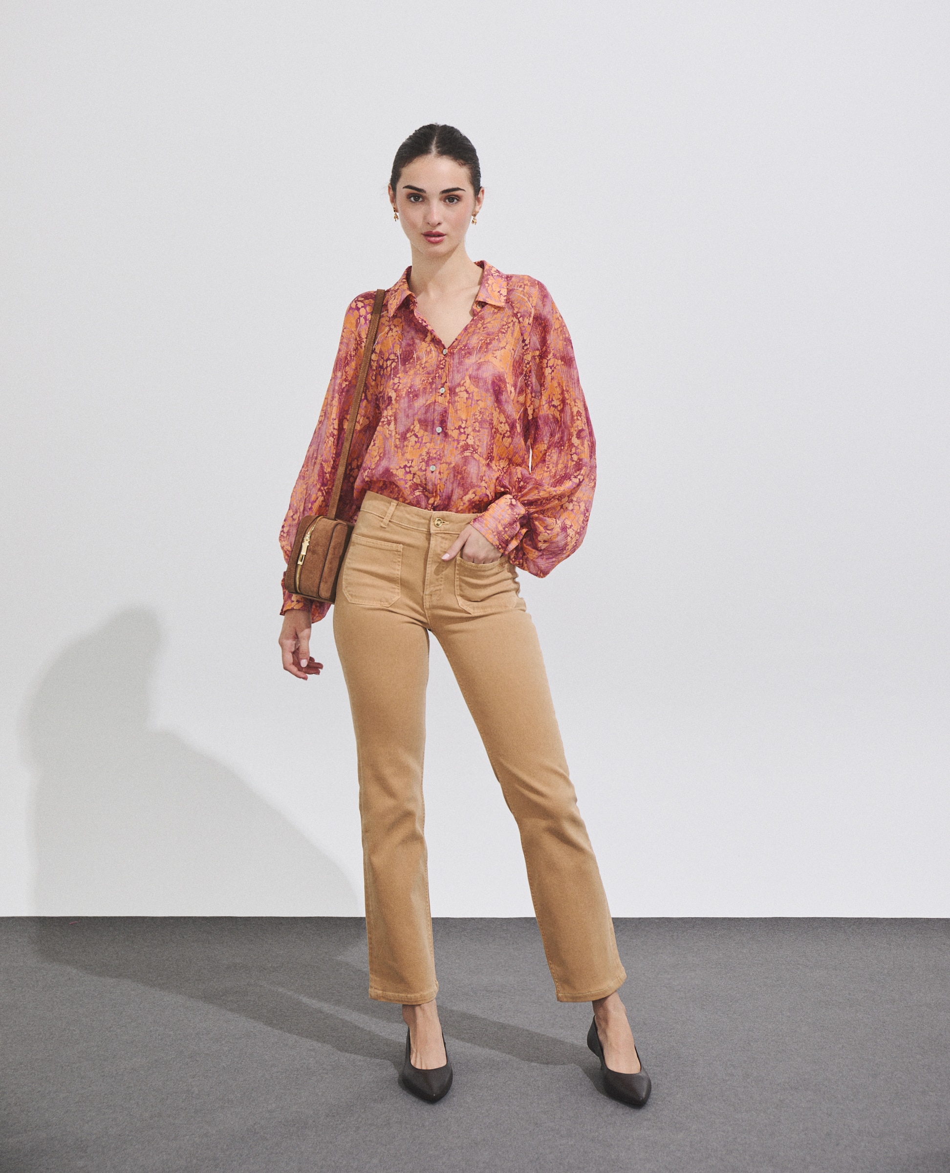 Imagen 4 de Pantalón vaquero de mujer con bolsillos de parche - Hannibal Laguna Collection - Beige Beige