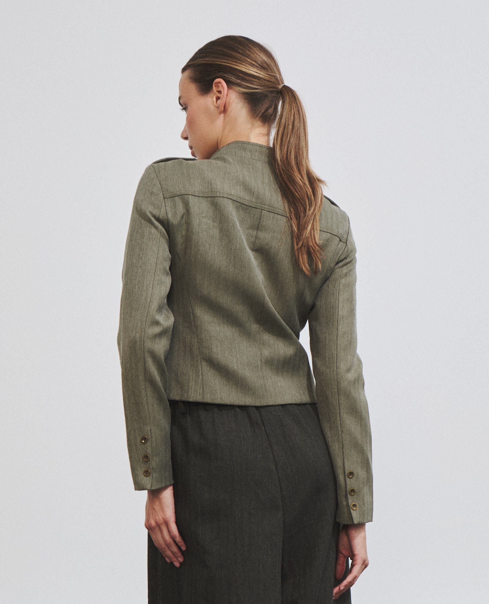 Chaqueta de mujer con botones estilo militar - Hannibal Laguna Collection - Verde Verde-4