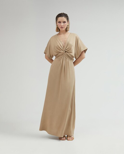 Imagen 0 de Vestido largo con cuello de pico