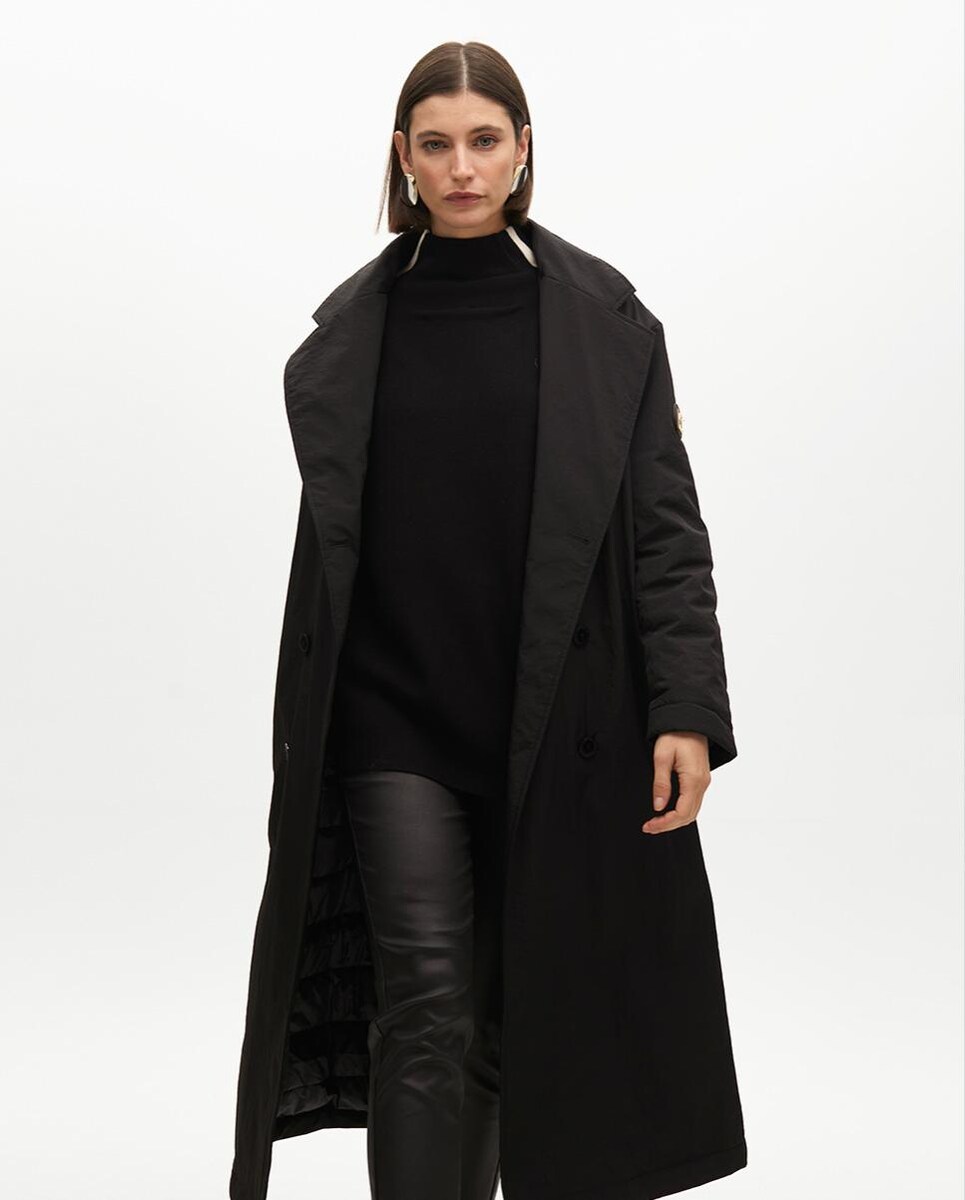 Gabardina ligera con grandes solapas · Lola Casademunt · El Corte