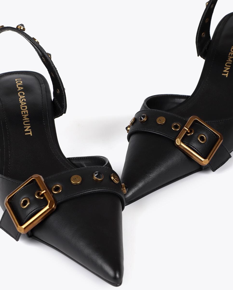 Zapatos de salón de mujer destalonado con hebillas y tachas · Lola