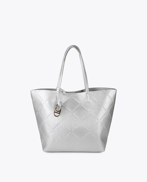 Imagen 0 de Bolso de hombro con doble asa y colgante de logo ovalado