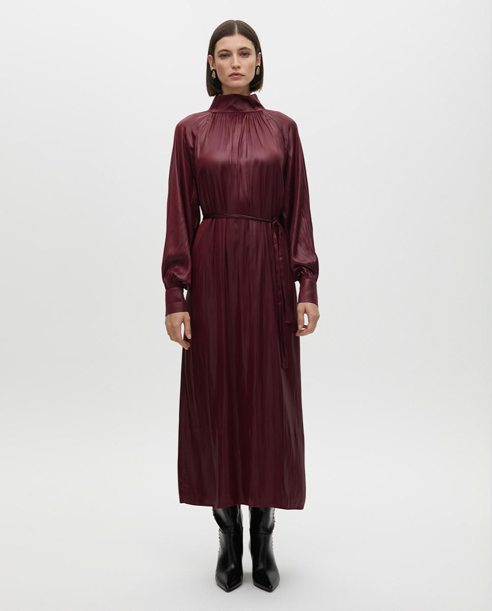 Vestido efecto encerado de cuello alto