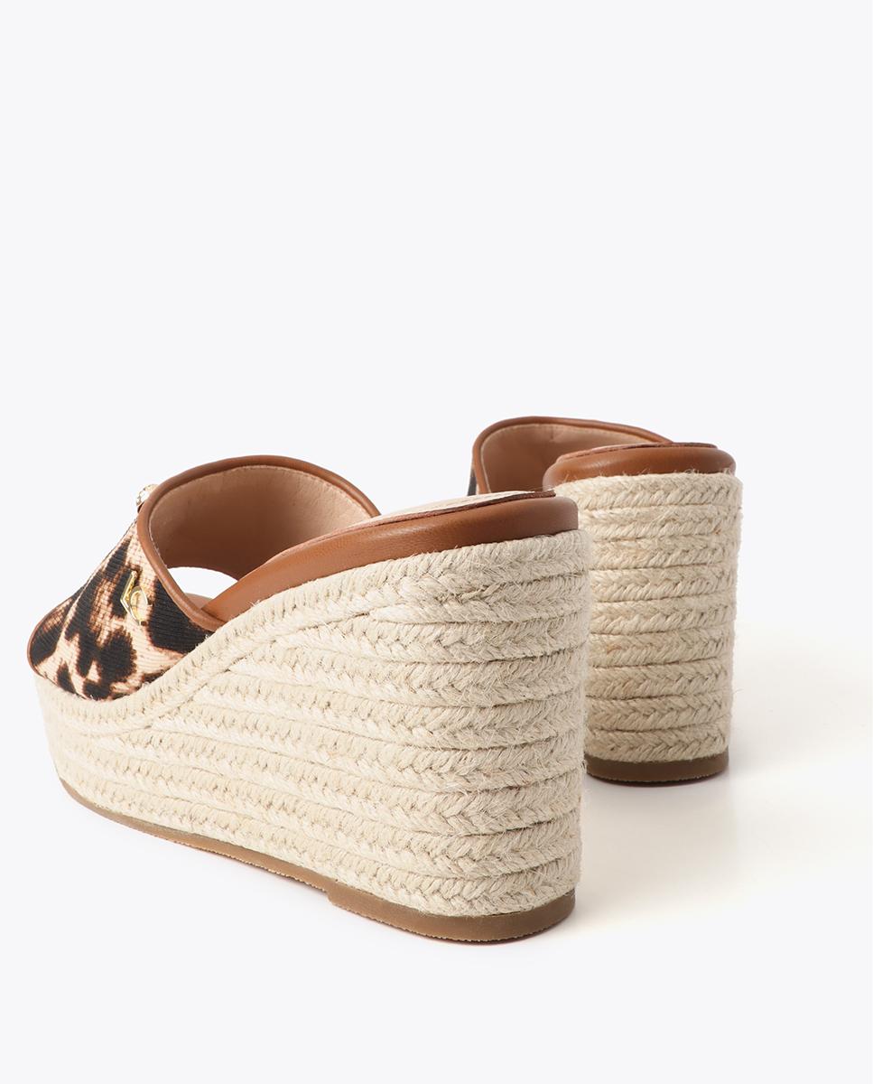 Sandalias de cuña de mujer animal print con detalle metálico - Lola Casademunt - Marrón Marrón-5