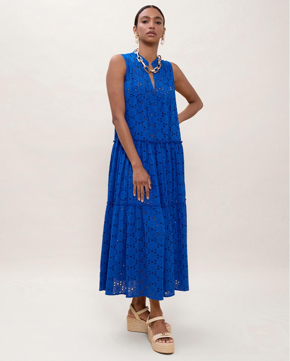 Lola Casademunt - Vestido largo con bordado suizo.