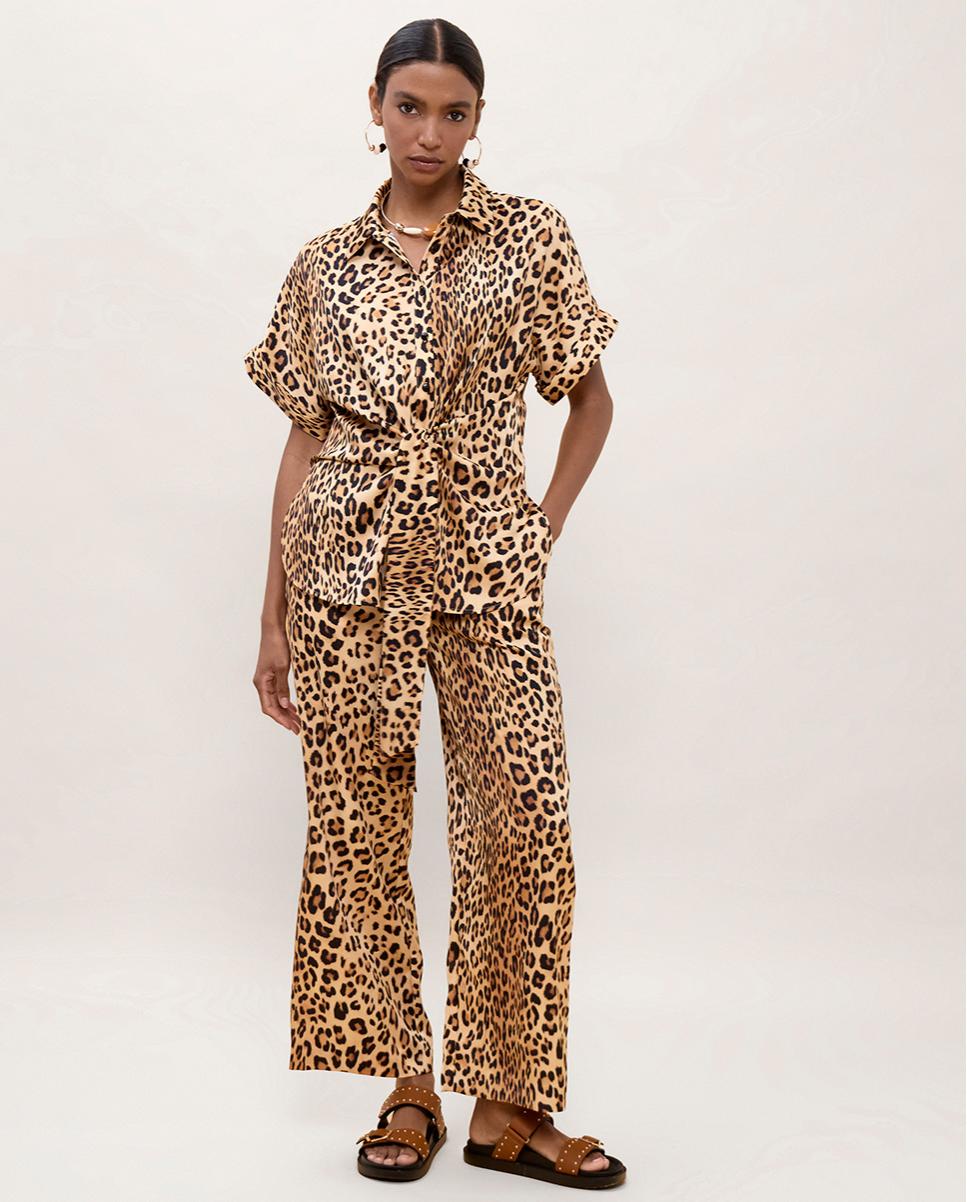 Lola Casademunt - Pantalón ancho de mujer animal print con bolsillos.