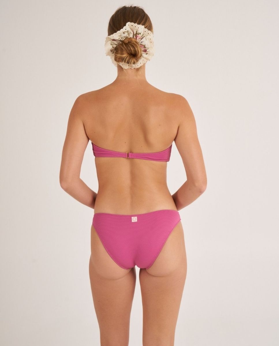 Top de bikini bandeau en tejido piqué y un lazo en el centro. - Bohodot - Rosa claro Rosa claro-2
