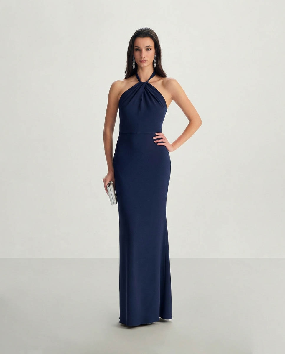 Imagen 0 de Vestido largo con espalda descubierta y cuello halter Azul