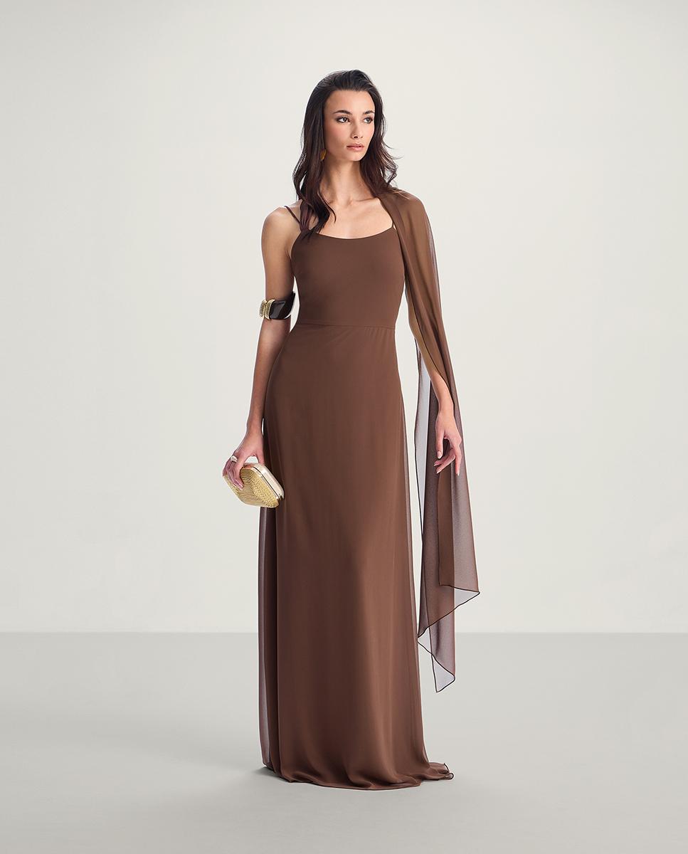 Veneno en la piel - Vestido largo con pañuelo y espalda abierta.