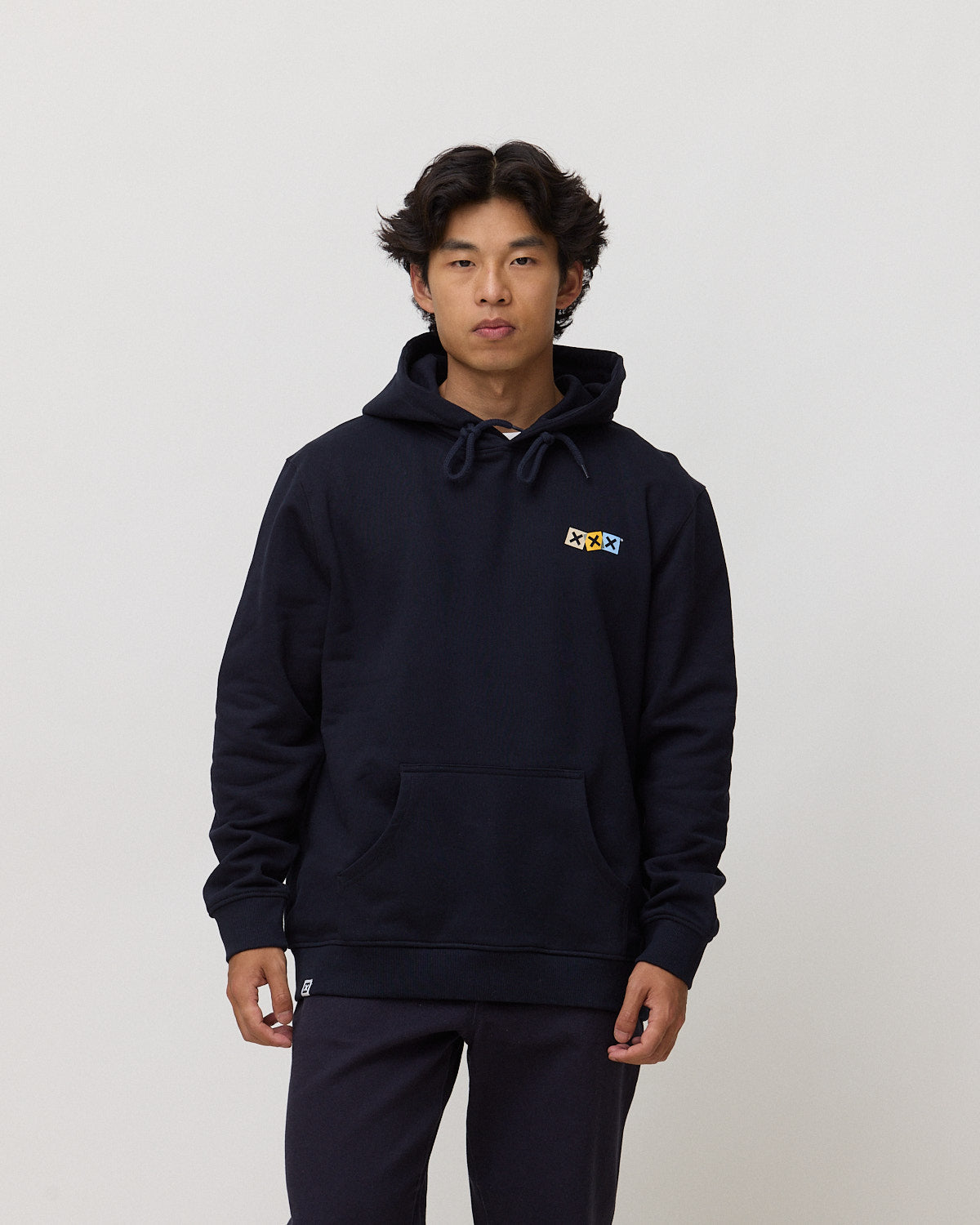 Imagen 0 de Sudadera con capucha de hombre de 100% algodón orgánico dice azul marino Azul marino