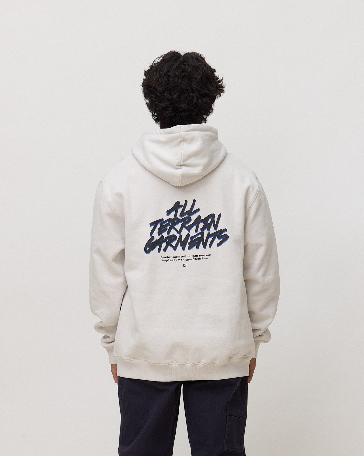 Sudadera con capucha de hombre de 100% algodón orgánico hiker light grey - Blue Banana - Gris claro Gris claro-2
