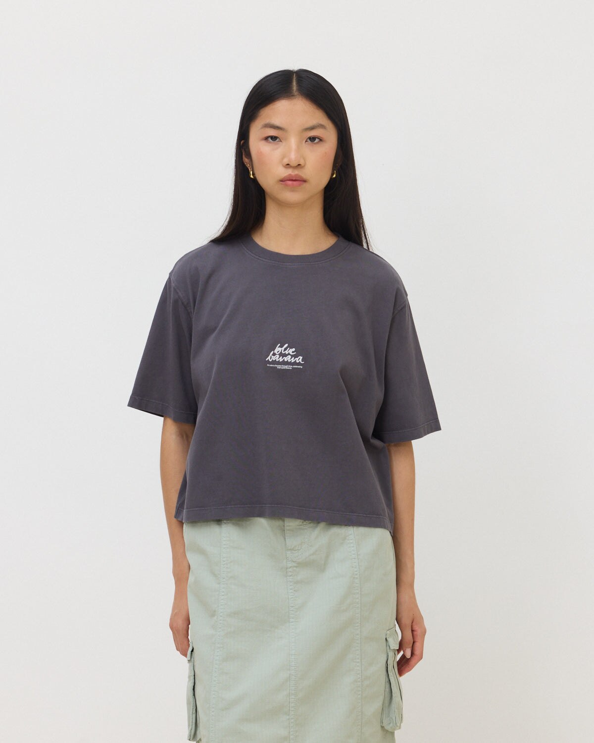 Camiseta de mujer de algodón orgánico signature antracita - Blue Banana - Acacia / Antracita Acacia / Antracita-1