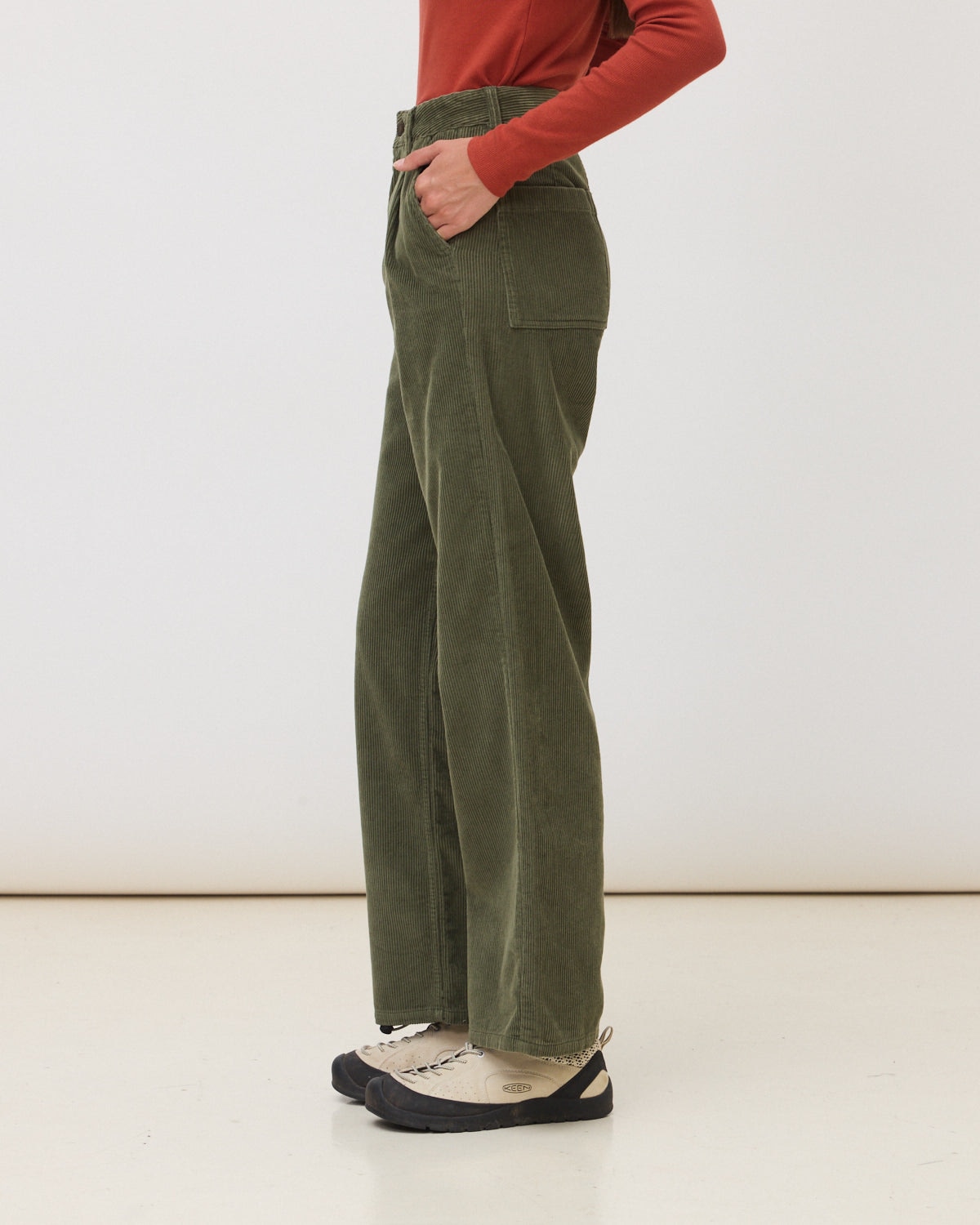 Pantalón straight de mujer de 100% algodón cord olive green - Blue Banana - Verde Oliva Verde Oliva-3