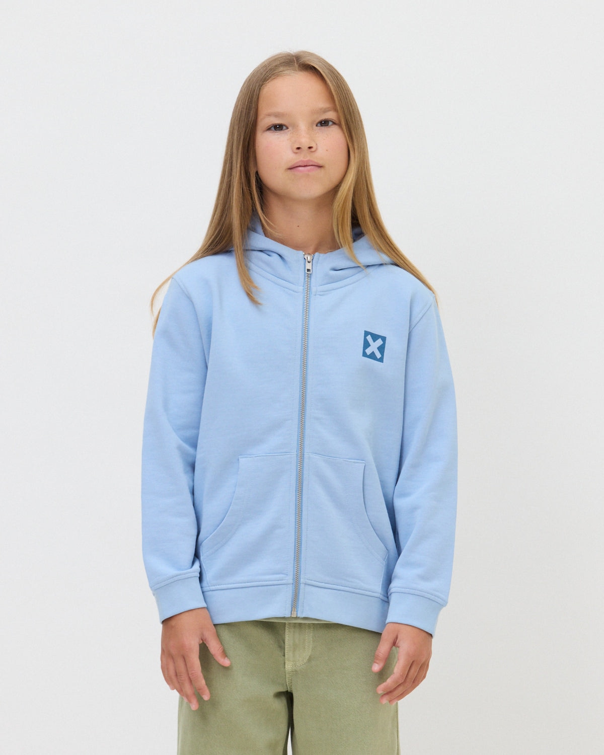 Imagen 1 de Sudadera con capucha y cremallera de 100% algodón orgánico nature light blue Azul claro