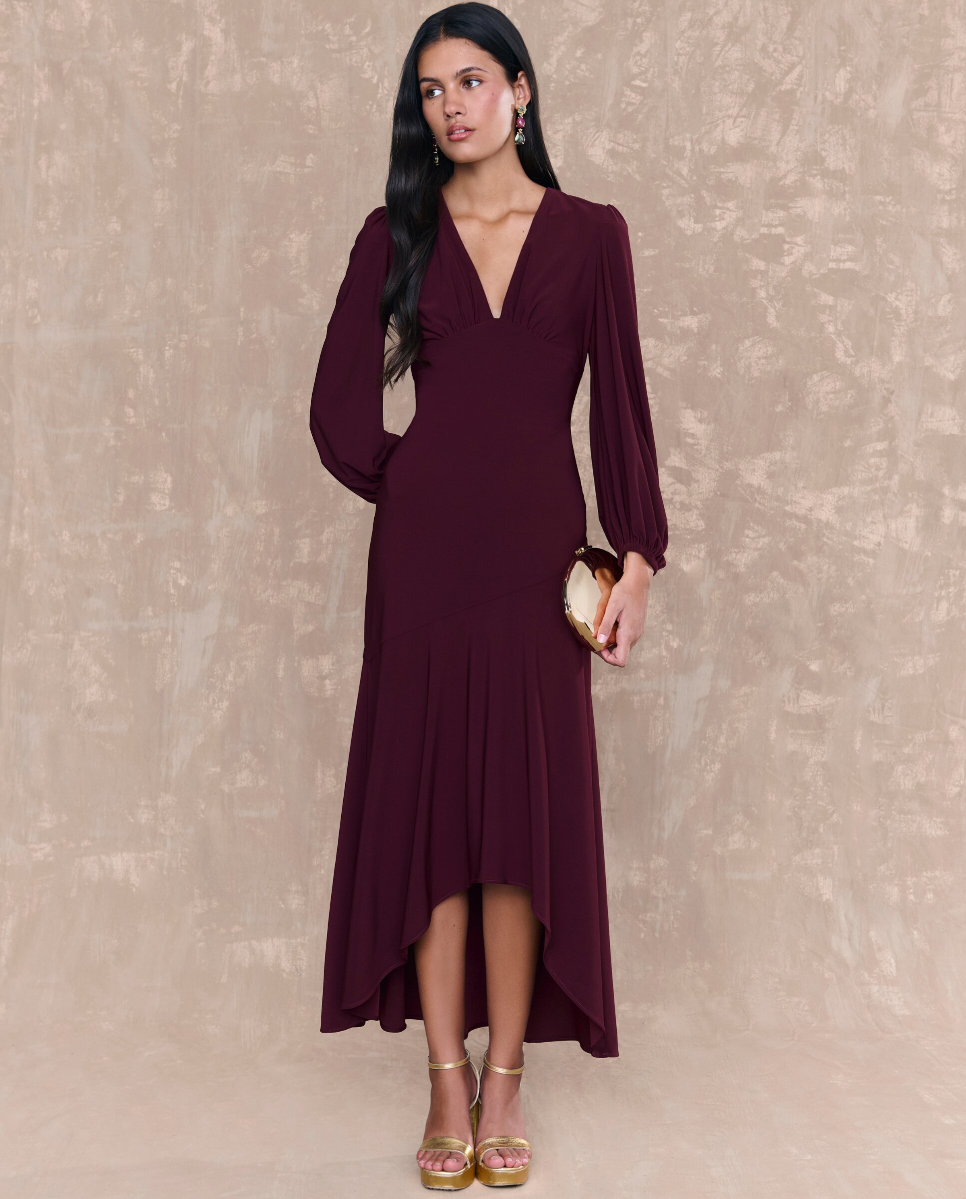 Imagen 0 de Vestido largo con falda asimétrica y doble volante