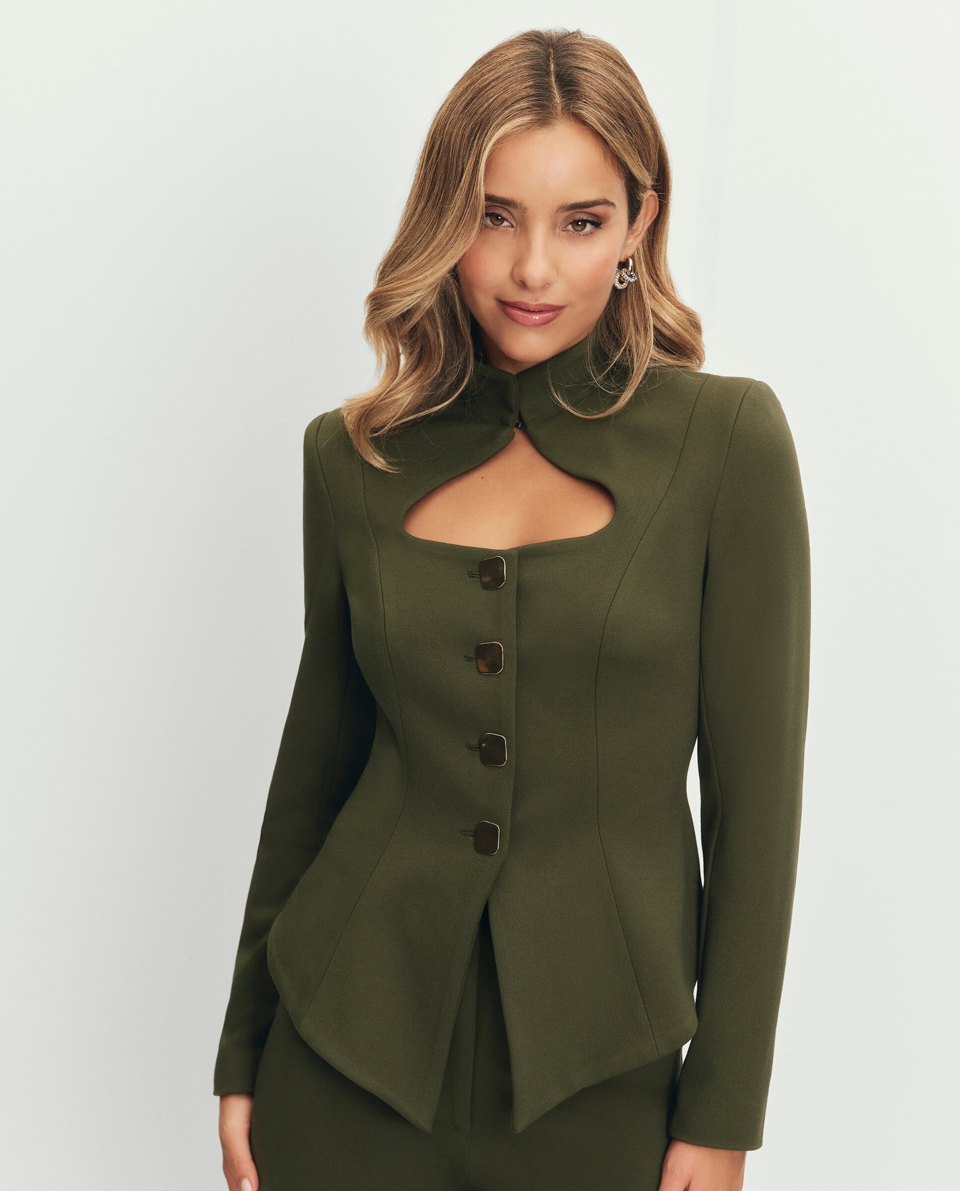 MIPHAI - Chaqueta de mujer con escote cut-out y cuello cerrado.