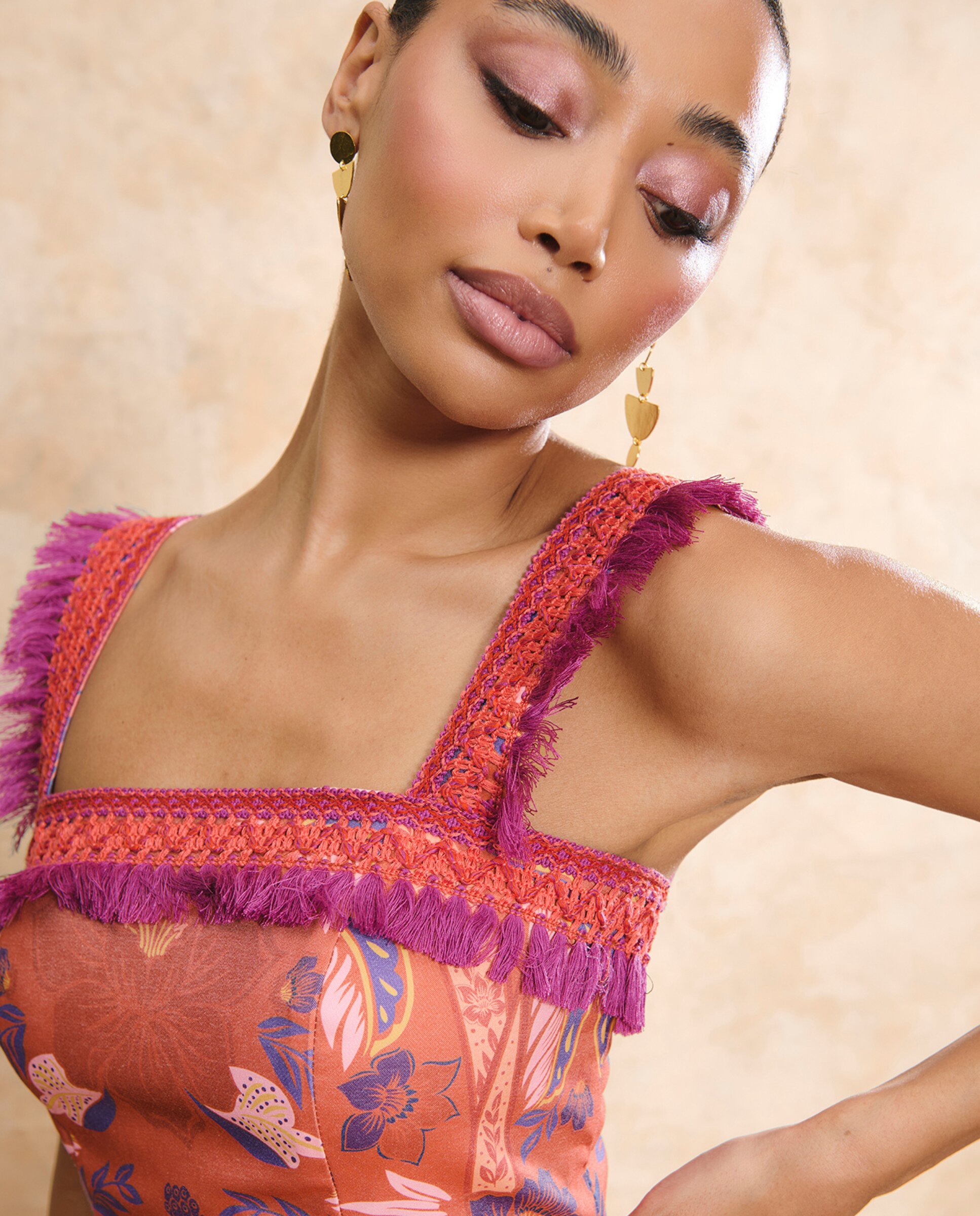 MIPHAI - Top de mujer estampado con detalle de flecos.