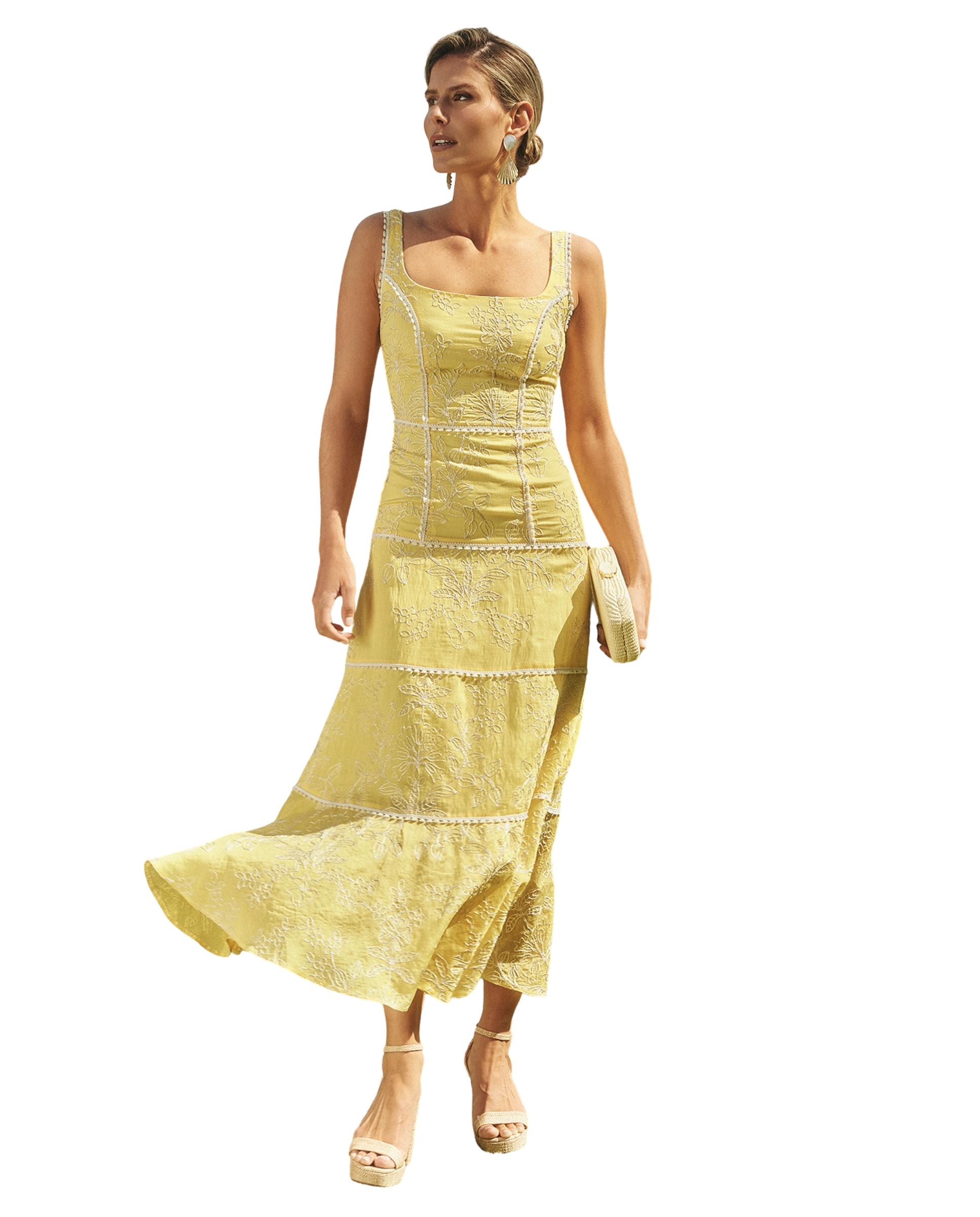 MIPHAI - Vestido midi con bordados y tirante ancho.
