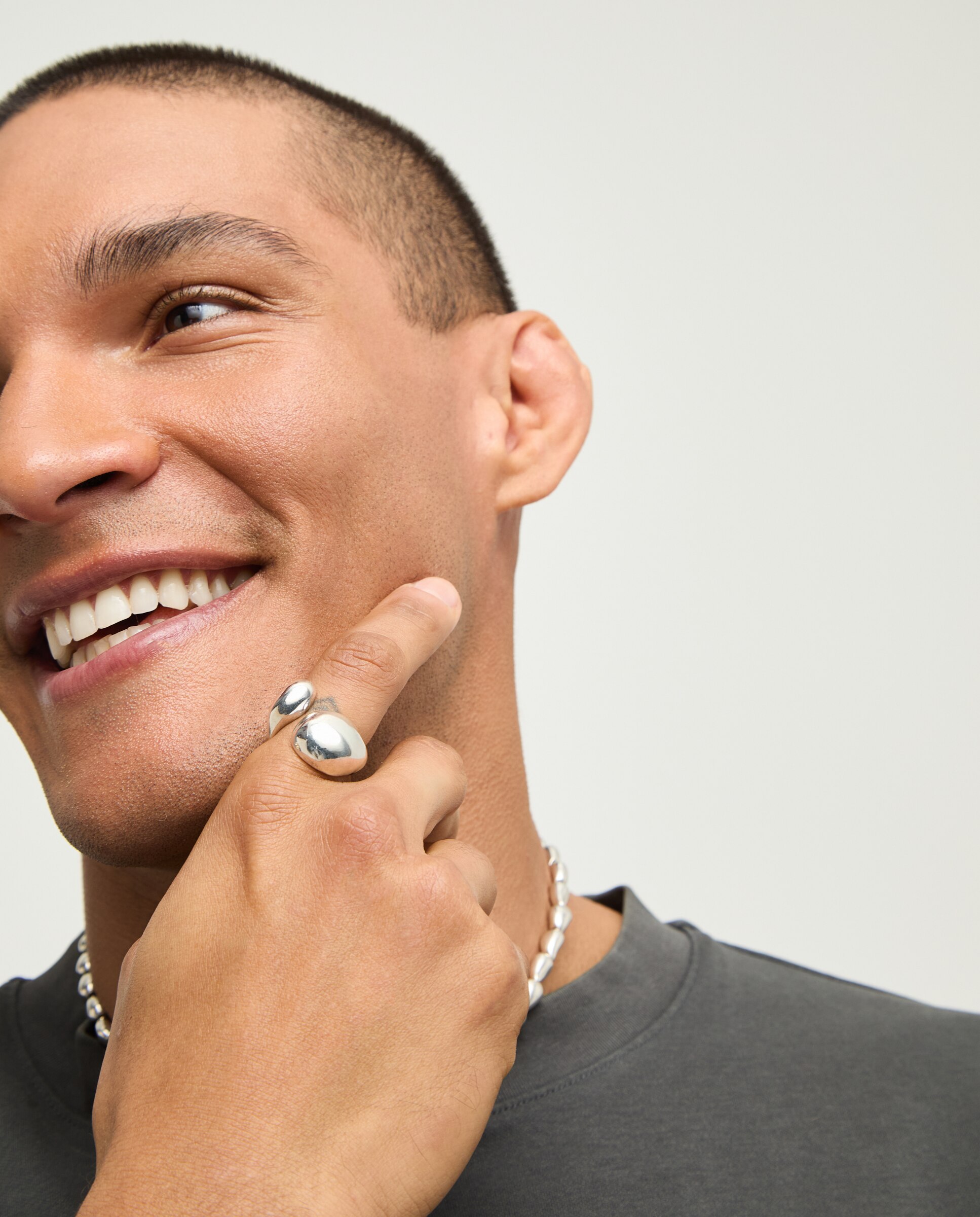 Anillo bañado en plata con dos gotas en los extremos - UNO de 50 - Plata Plata-4