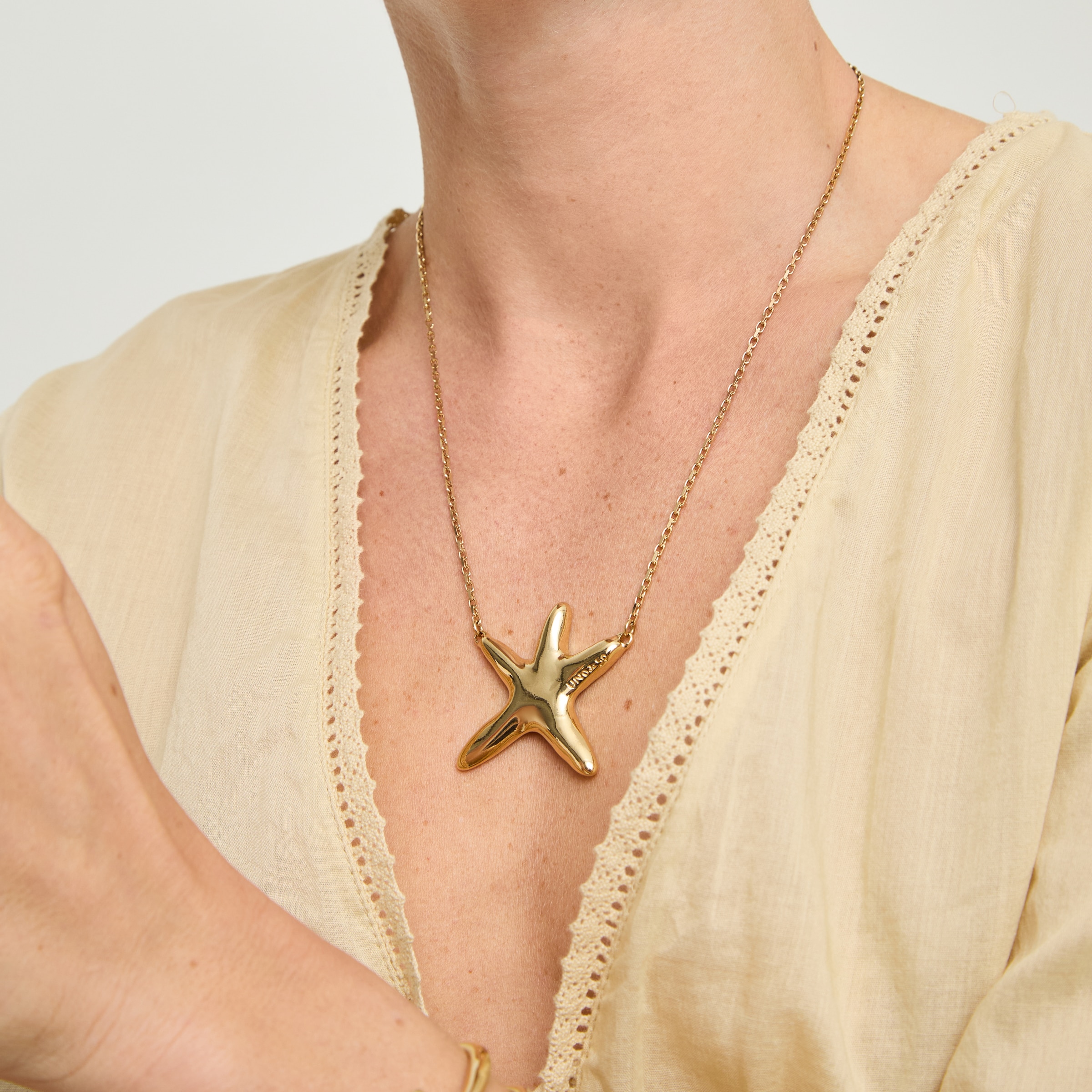 Collar bañado en 18k con una estrella - UNO de 50 - Oro Oro-5