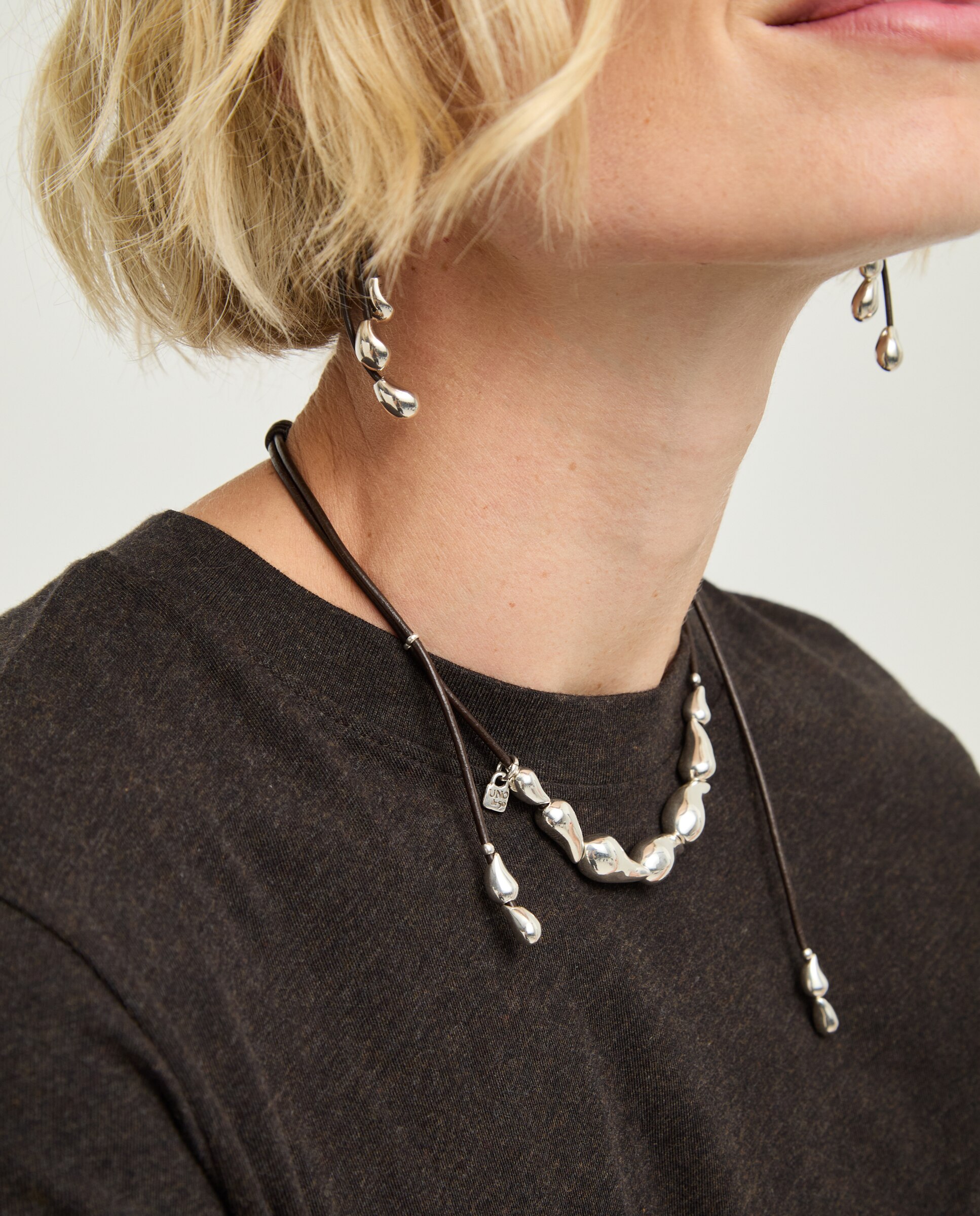 Collar de cuero con detalle de gotas bañadas en - UNO de 50 - Plata Plata-5