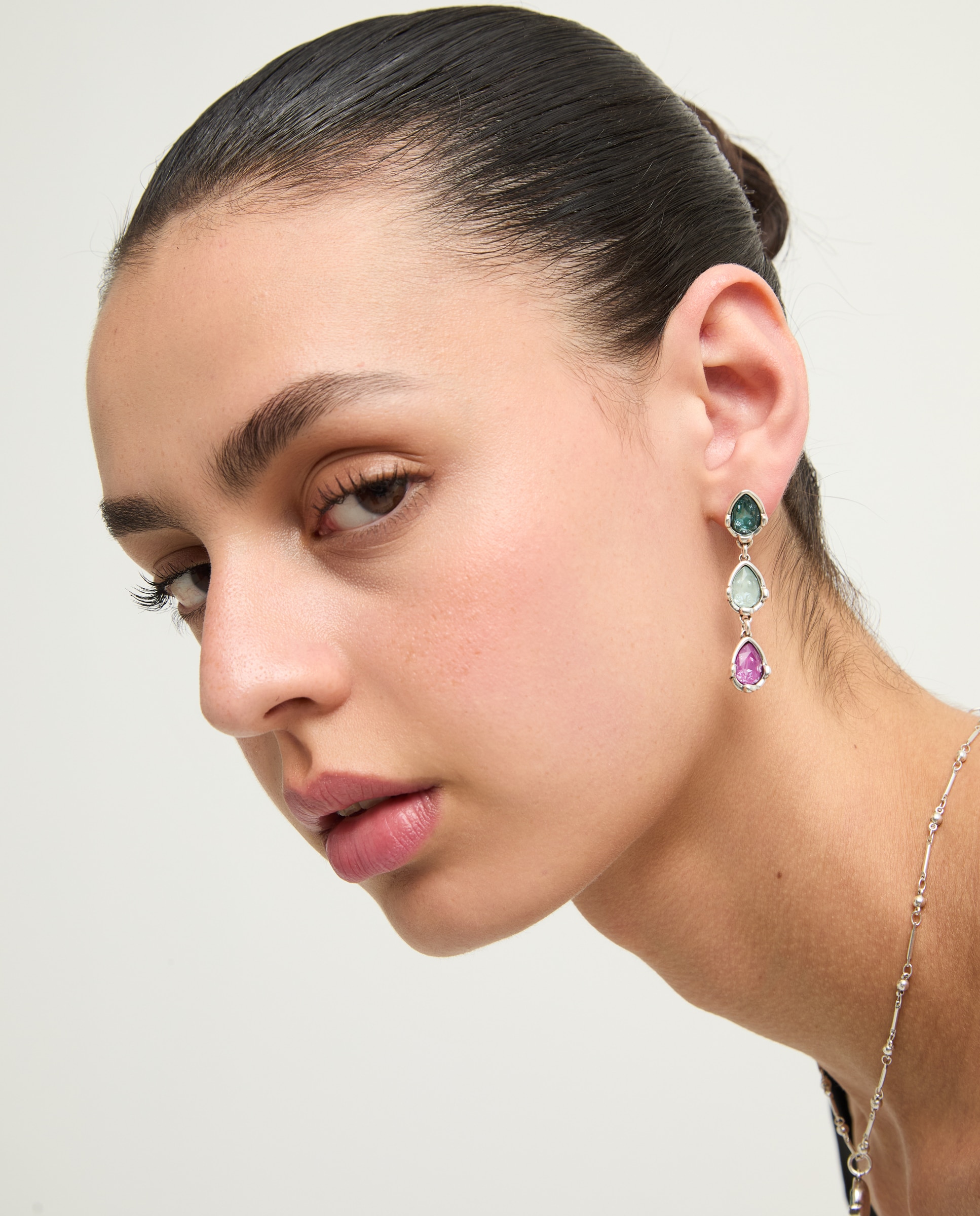 Imagen 4 de Pendientes largos bañado con tres cristales facetados - UNO de 50 - Multicolor Multicolor