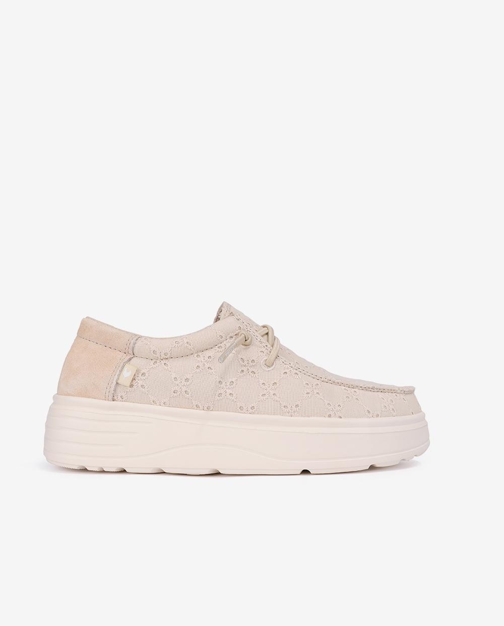 Imagen 0 de Zapatos planos confort de mujer tipo wallabi con bordado Beige