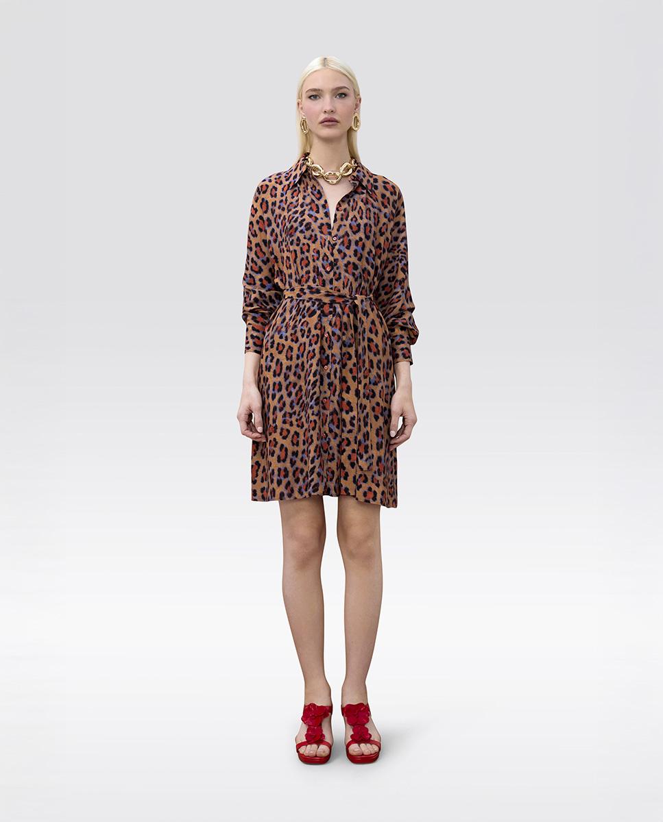 Lola Casademunt - Vestido corto camisero animal print.