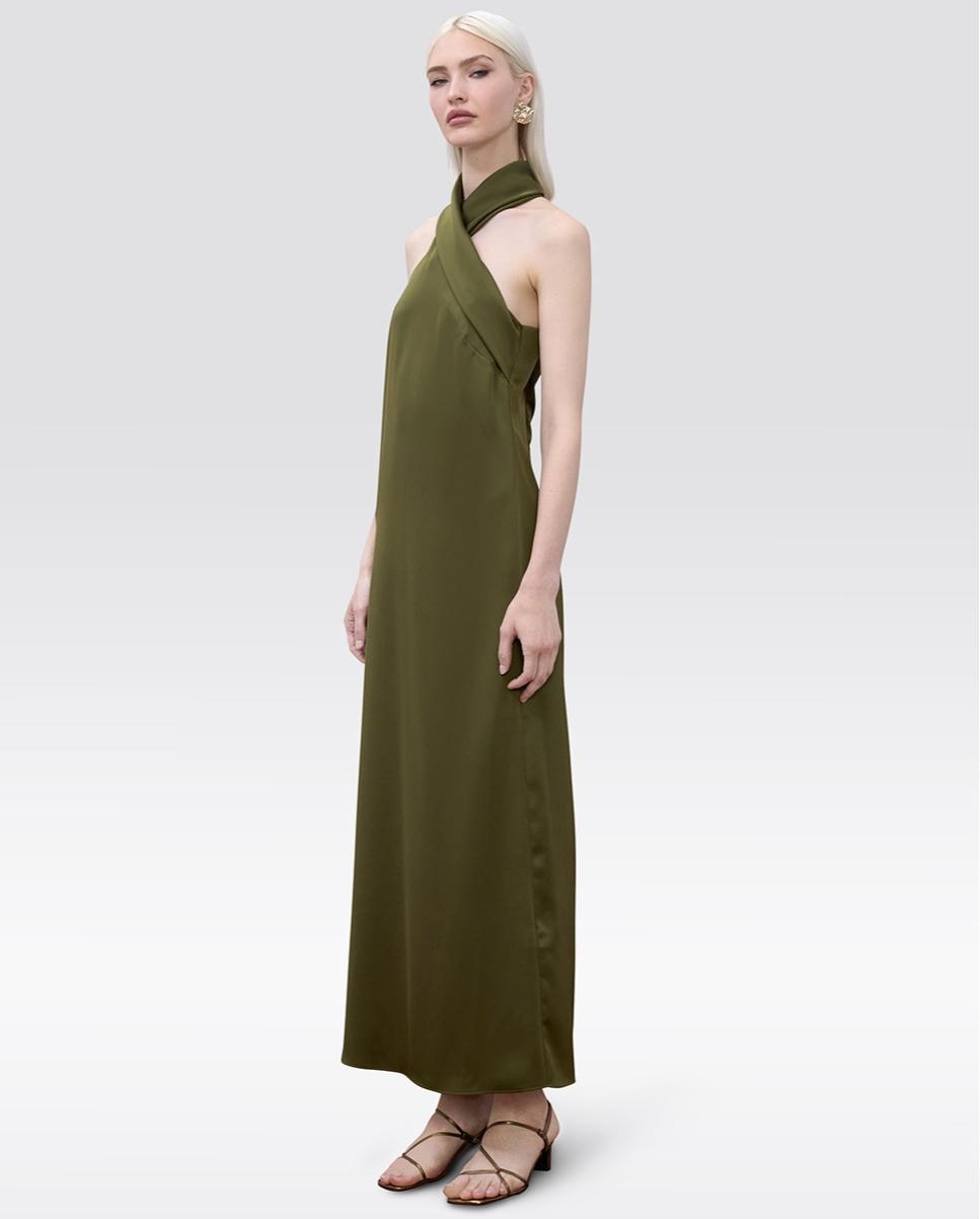Lola Casademunt - Vestido largo satinado con cuello halter.