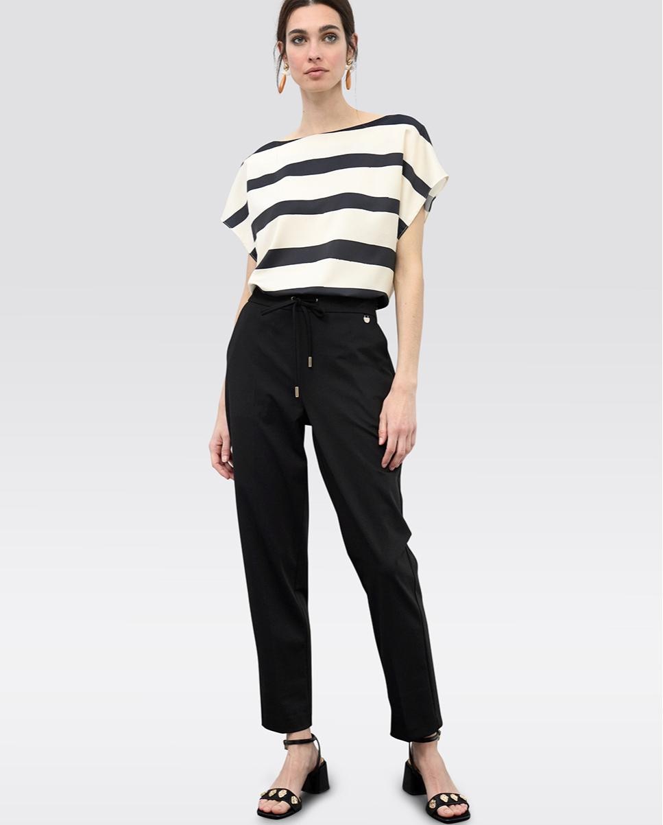 Lola Casademunt - Pantalón jogger de mujer con bolsillos y cordón de ajuste.