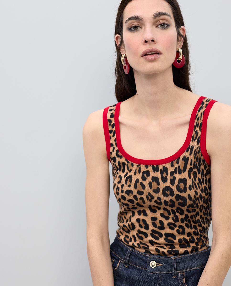 Lola Casademunt - Top de mujer animal print con rib a contraste.