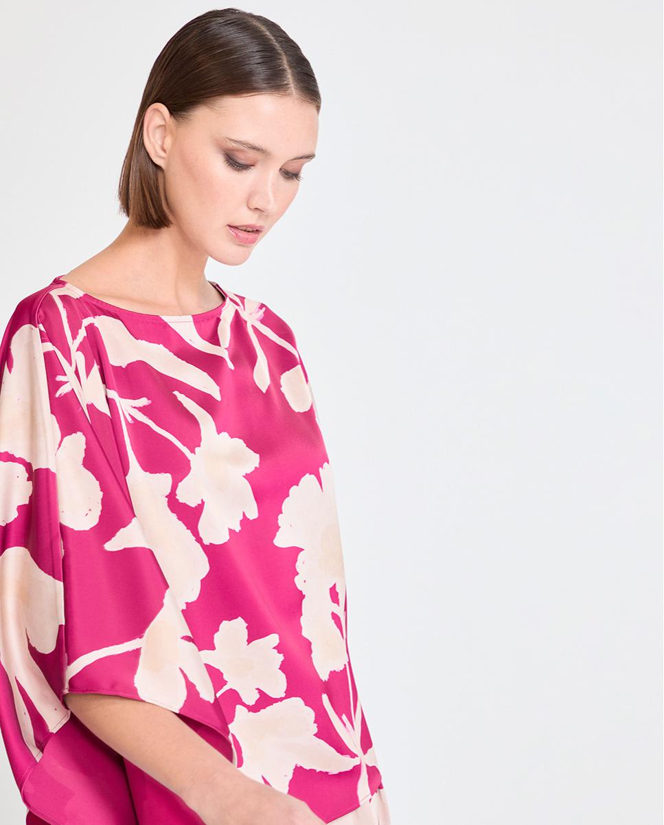 Blusa de mujer estampada con manga asimétrica - Lola Casademunt - Fucsia Fucsia-3