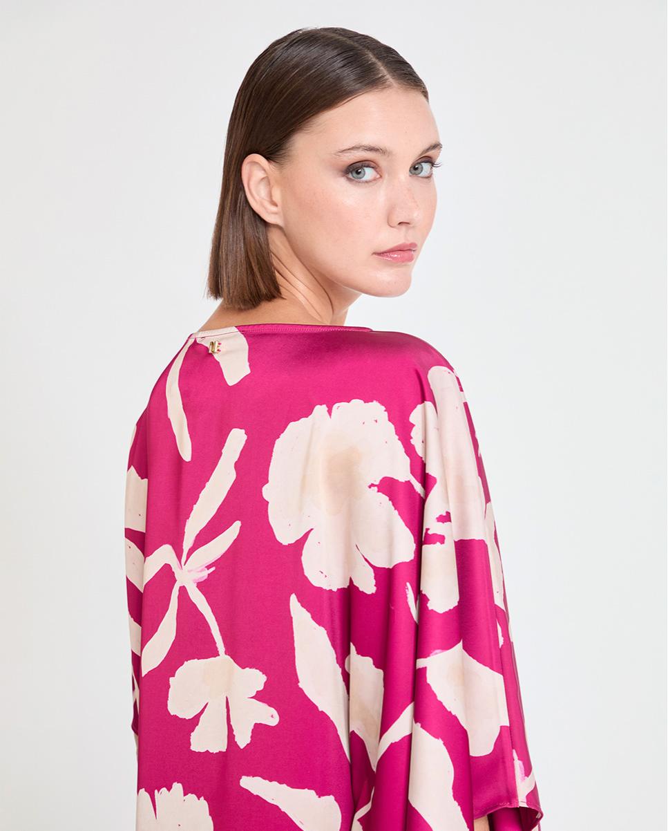 Blusa de mujer estampada con manga asimétrica - Lola Casademunt - Fucsia Fucsia-5