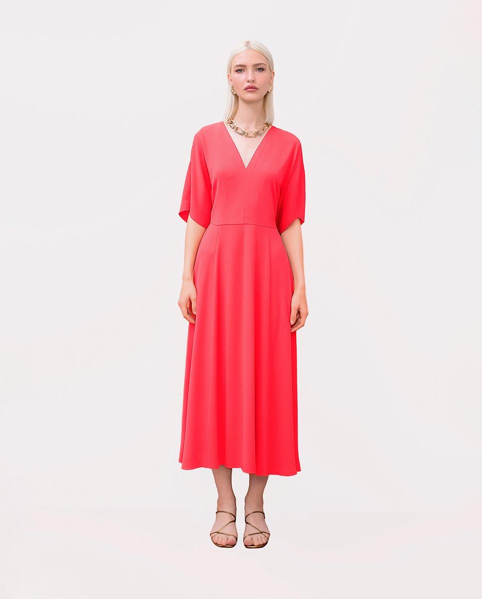 Lola Casademunt - Vestido midi de manga corta caída con escote de pico.