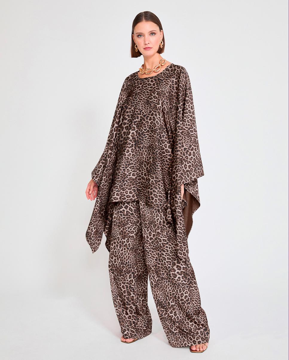 Lola Casademunt - Blusón de mujer amplio animal print.
