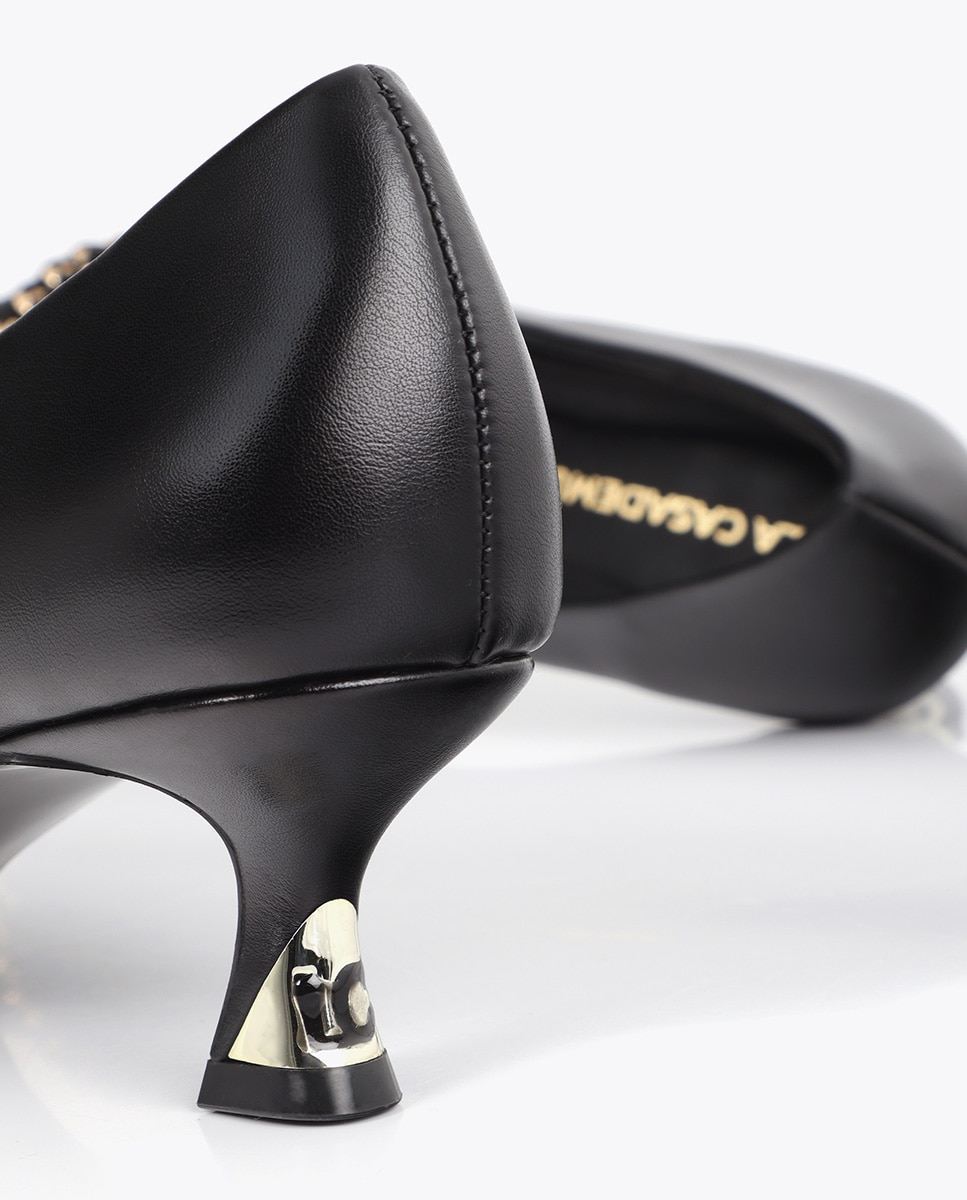 Zapatos de salón de mujer con personalizado y detalle de cadena - Lola Casademunt - Negro Negro-5