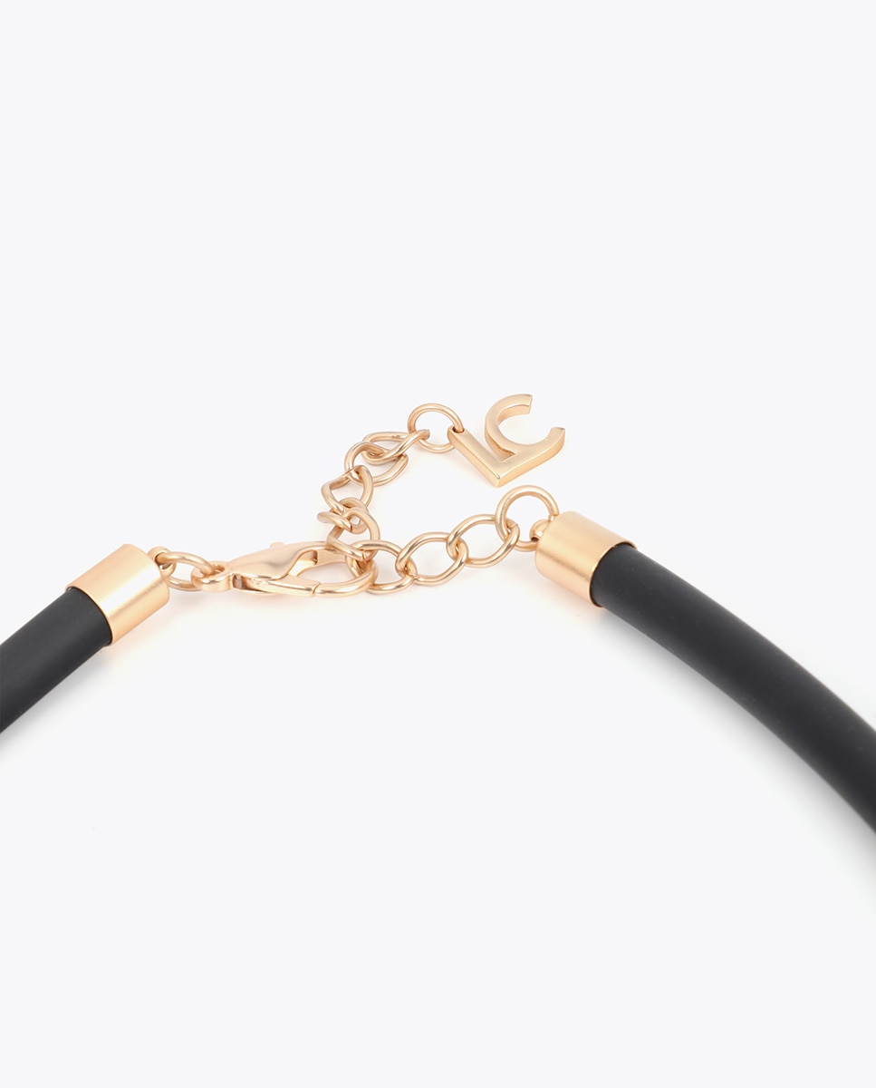 Imagen 5 de Collar corto de caucho con medallón cabeza leopardo - Lola Casademunt - Oro Oro