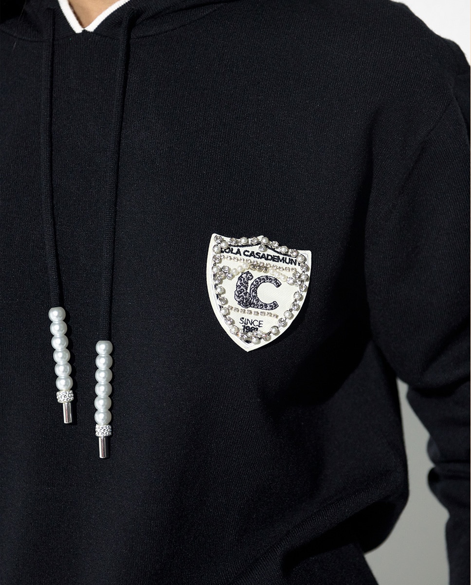 Jersey de mujer con capucha parche perlas - Lola Casademunt - Negro Negro-3